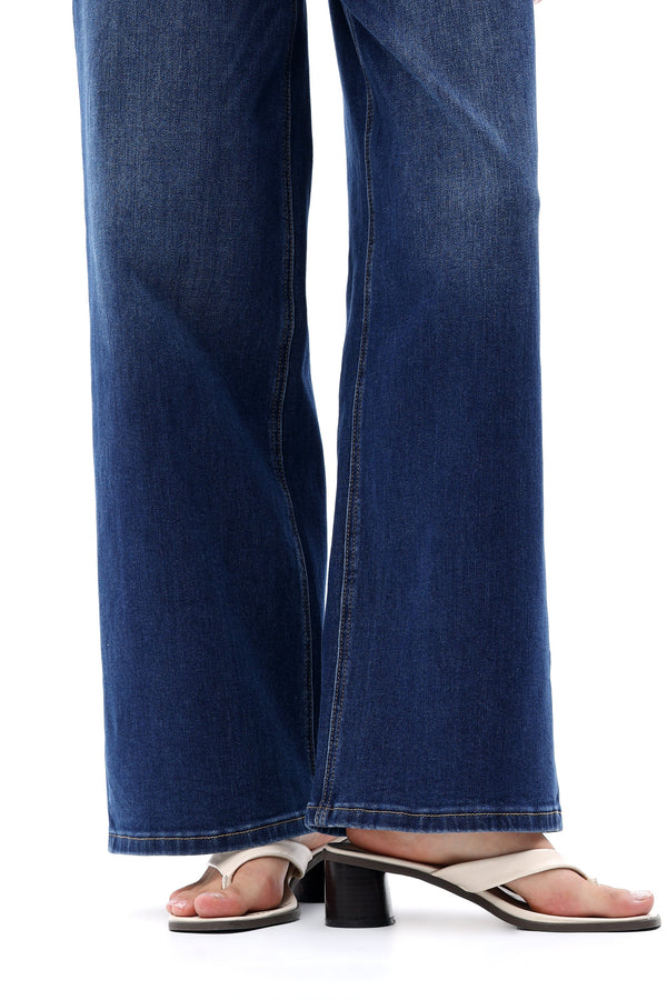 Effortless Coastal Mid Rise Wide Leg Jeans
