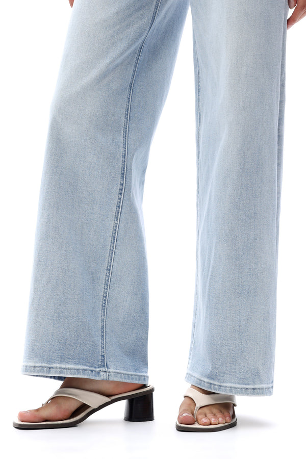 Effortless Coastal Mid Rise Wide Leg Jeans