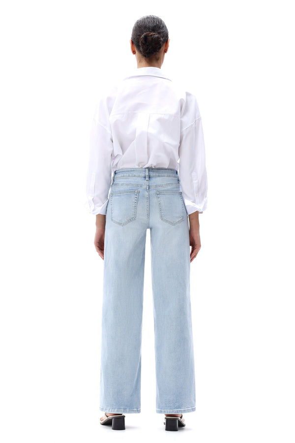Effortless Coastal Mid Rise Wide Leg Jeans