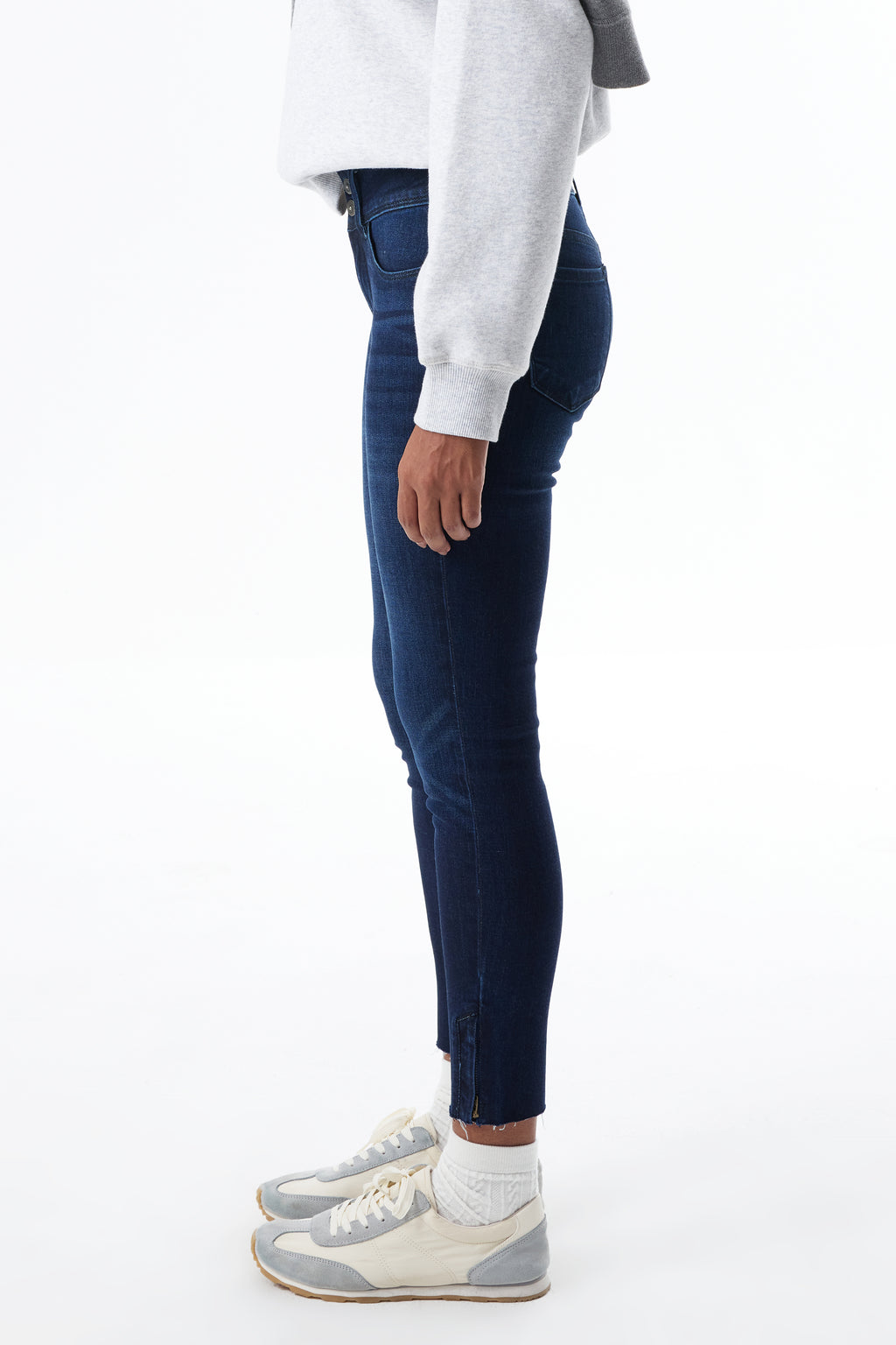 ONESO Low Rise Cropped Skinny Jeans