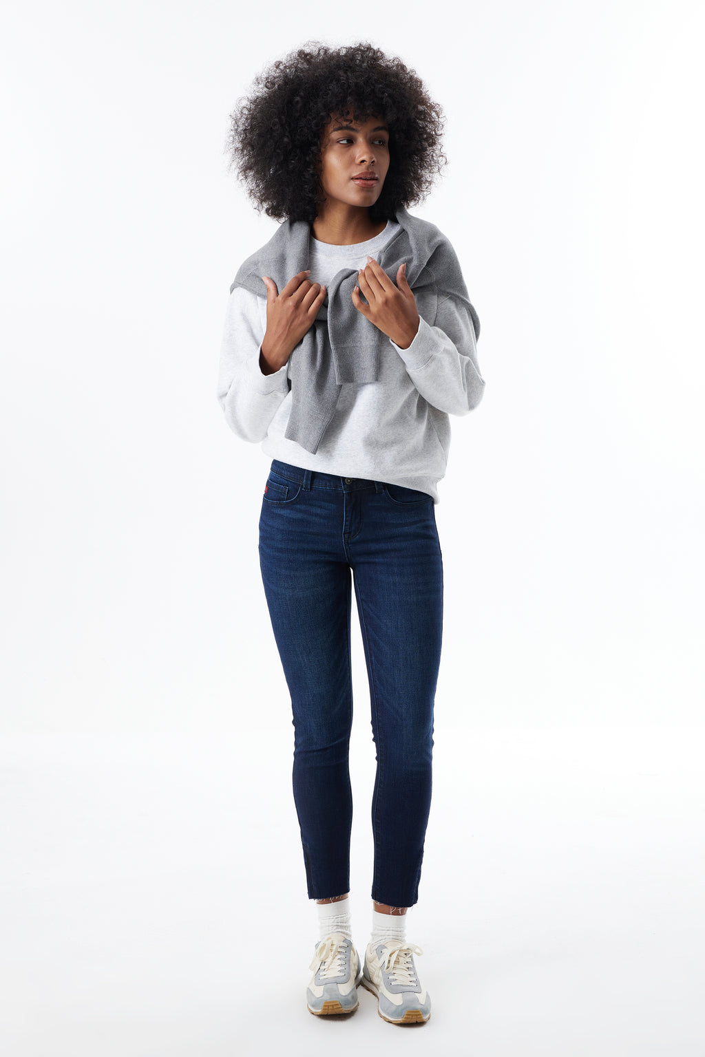 ONESO Low Rise Cropped Skinny Jeans