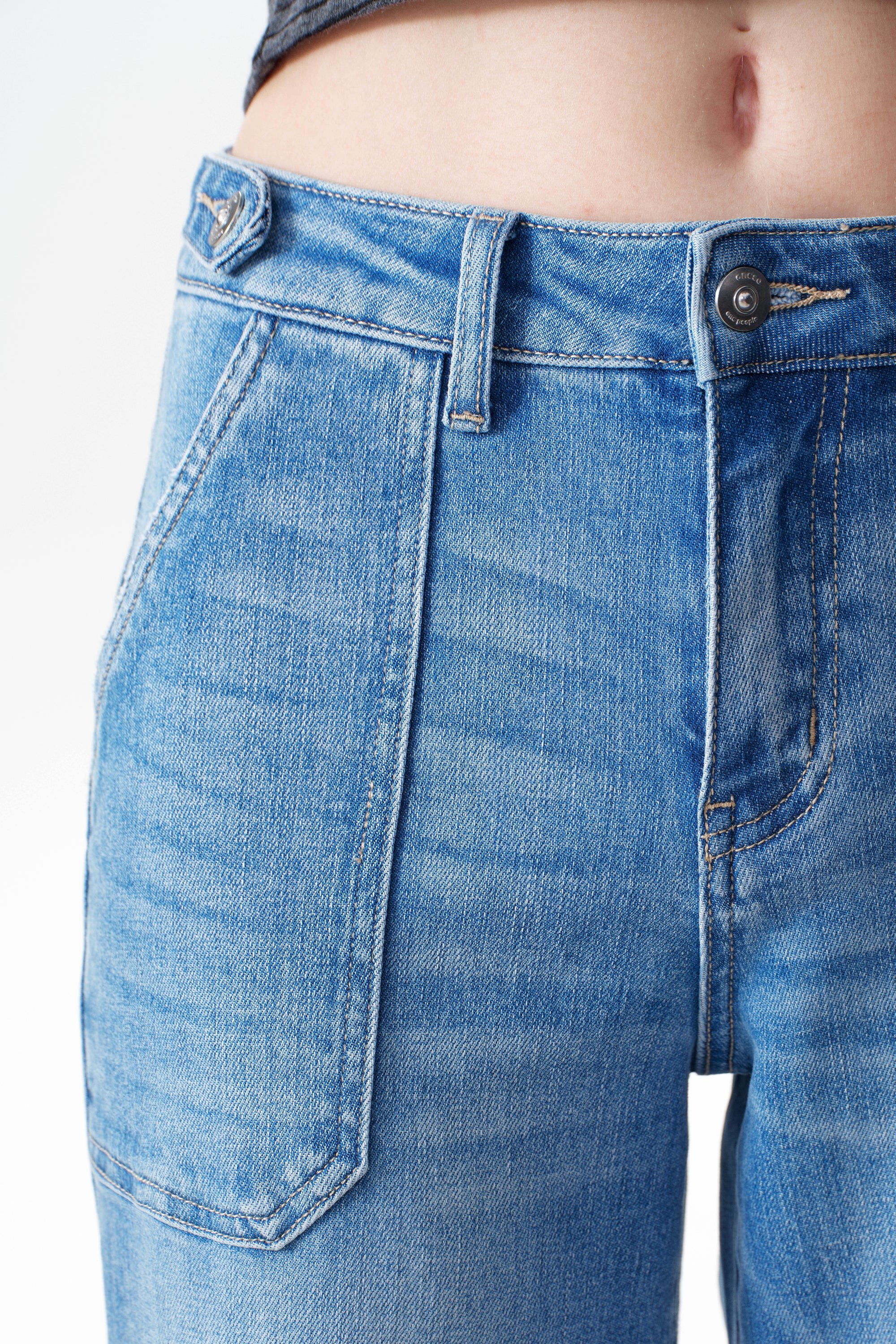 Modern Mid High Rise Wide Leg Jeans