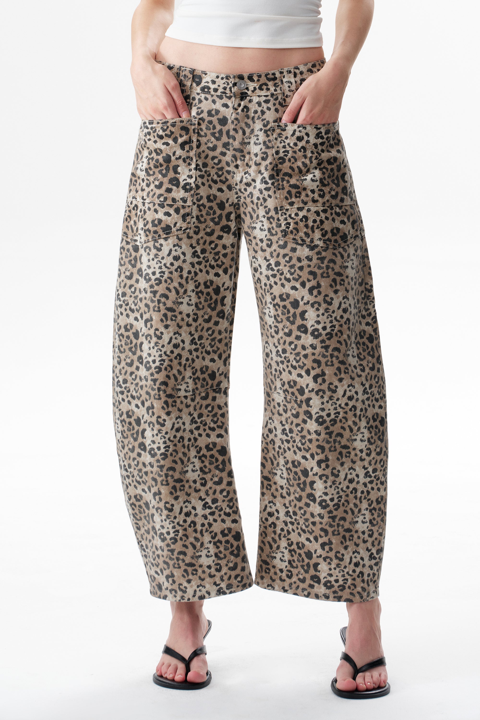 ONESO Bold Mid Rise Barrel Jeans