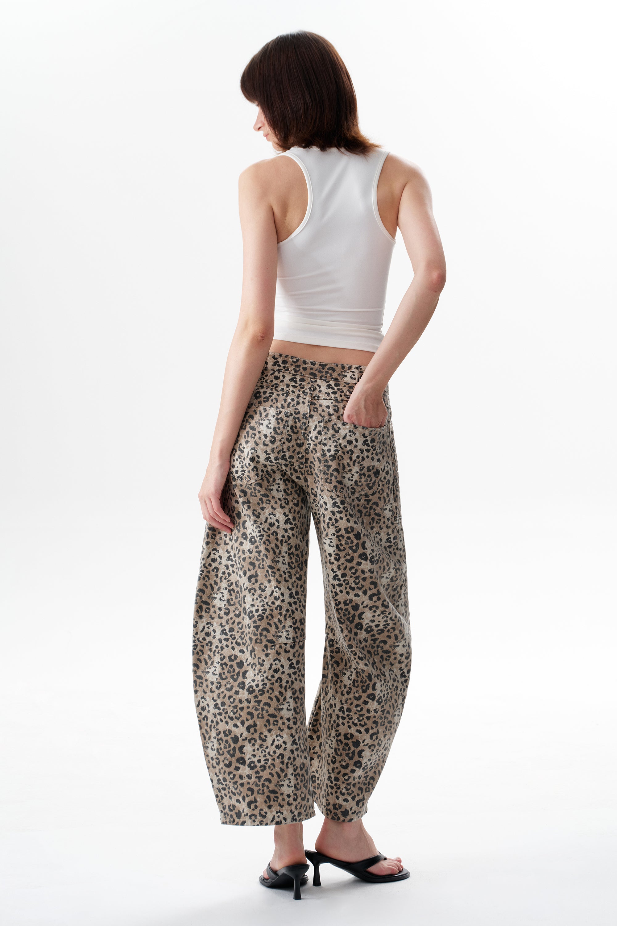 ONESO Bold Mid Rise Barrel Jeans