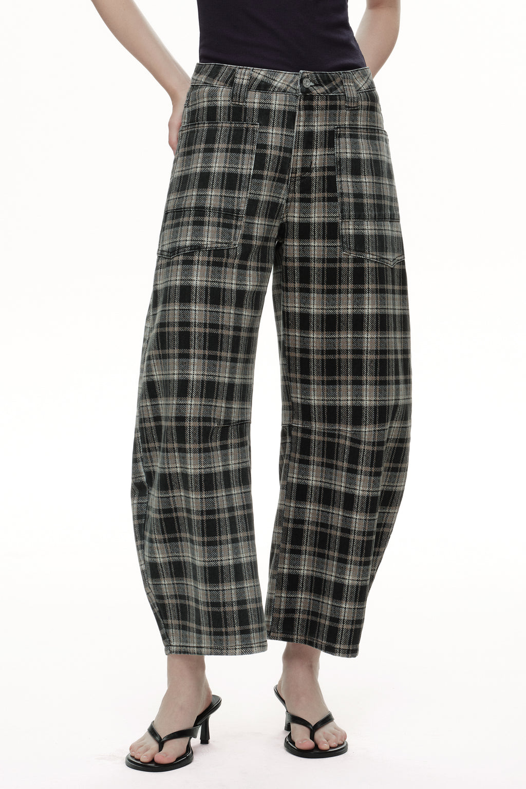 ONESO Bold Mid Rise Barrel Jeans