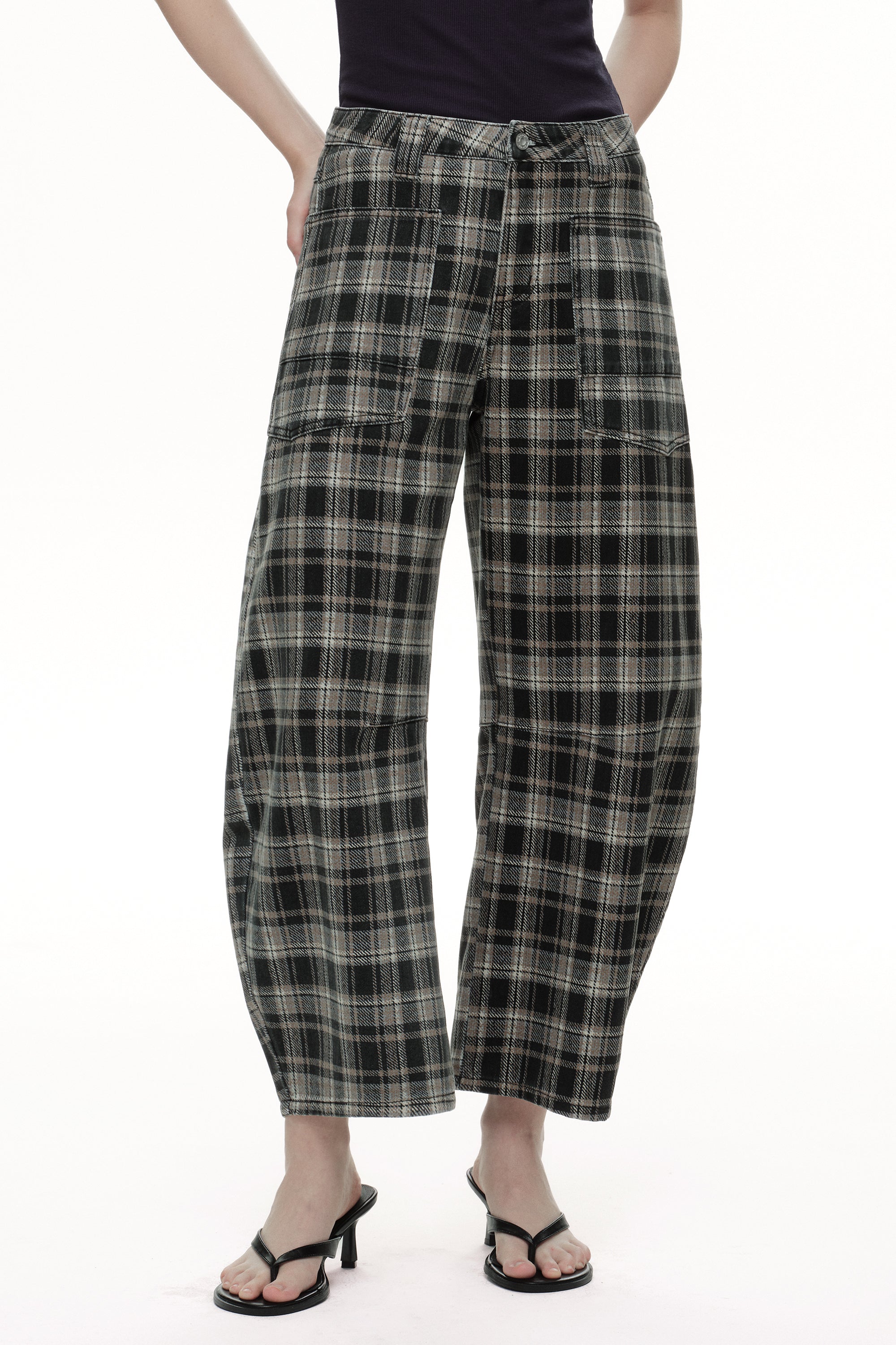 ONESO Bold Mid Rise Barrel Jeans