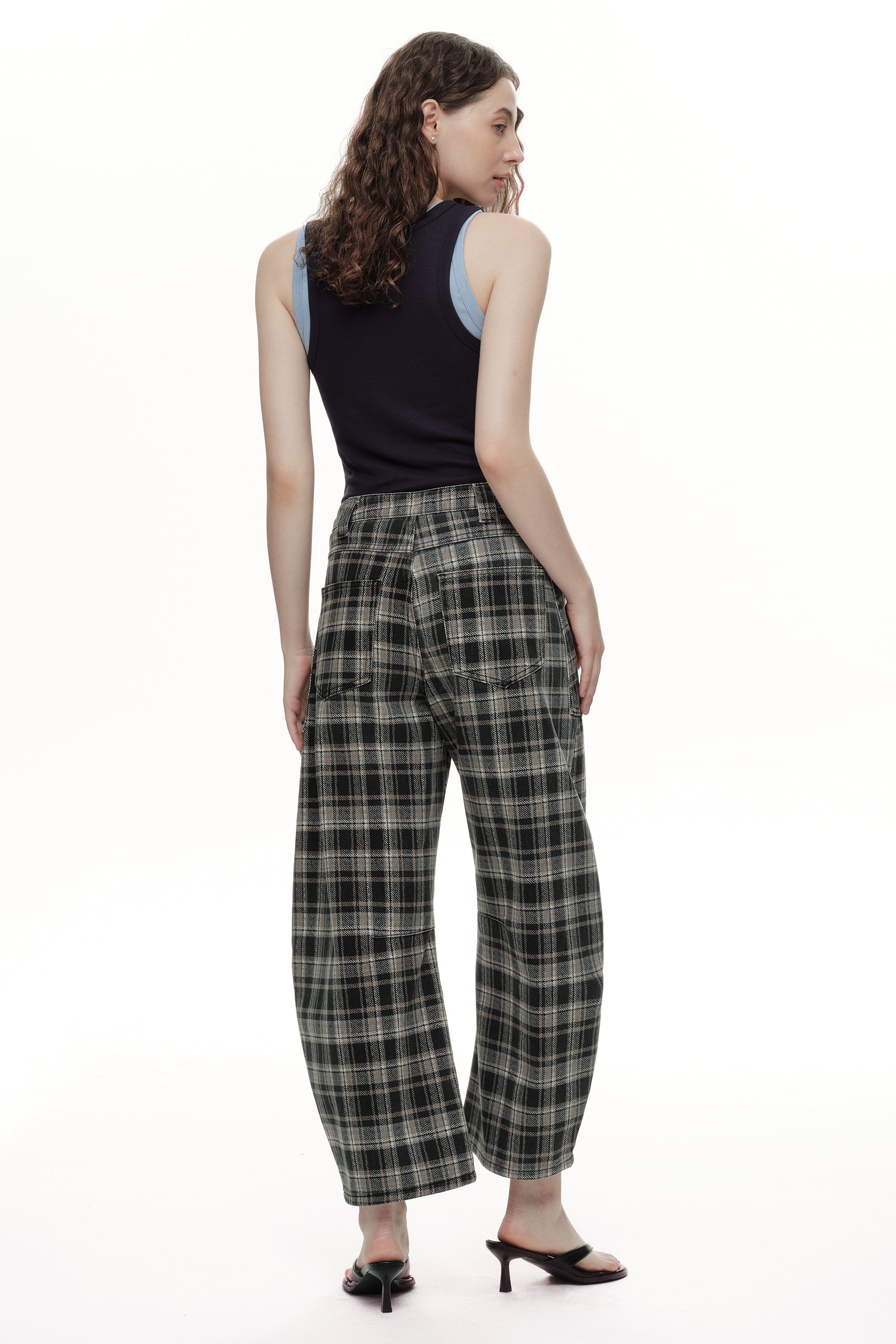 ONESO Bold Mid Rise Barrel Jeans