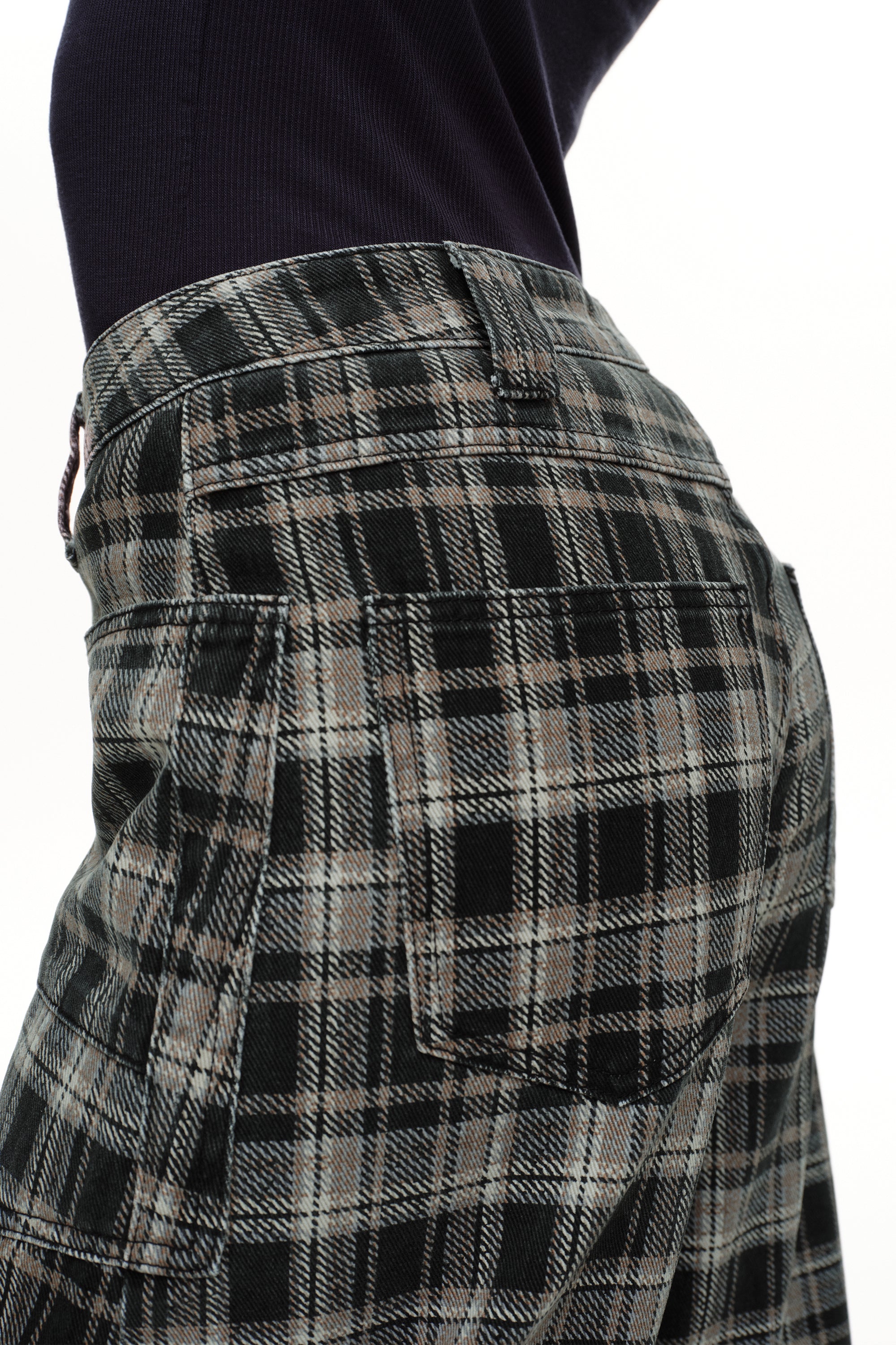 ONESO Bold Mid Rise Barrel Jeans