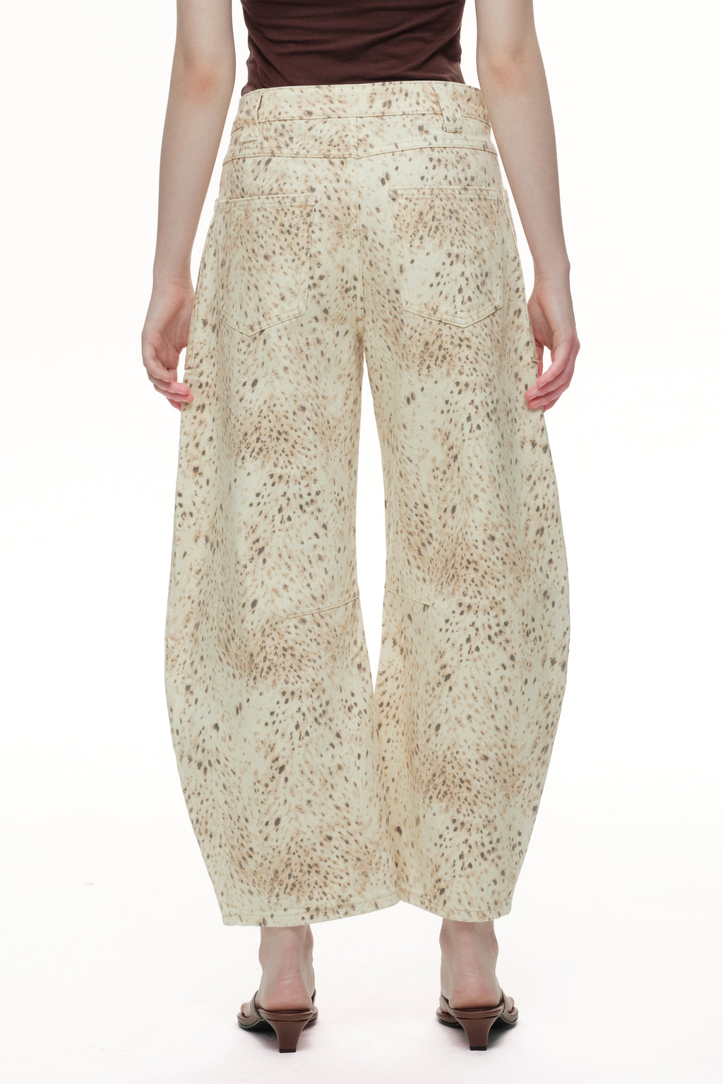 ONESO Bold Mid Rise Barrel Jeans