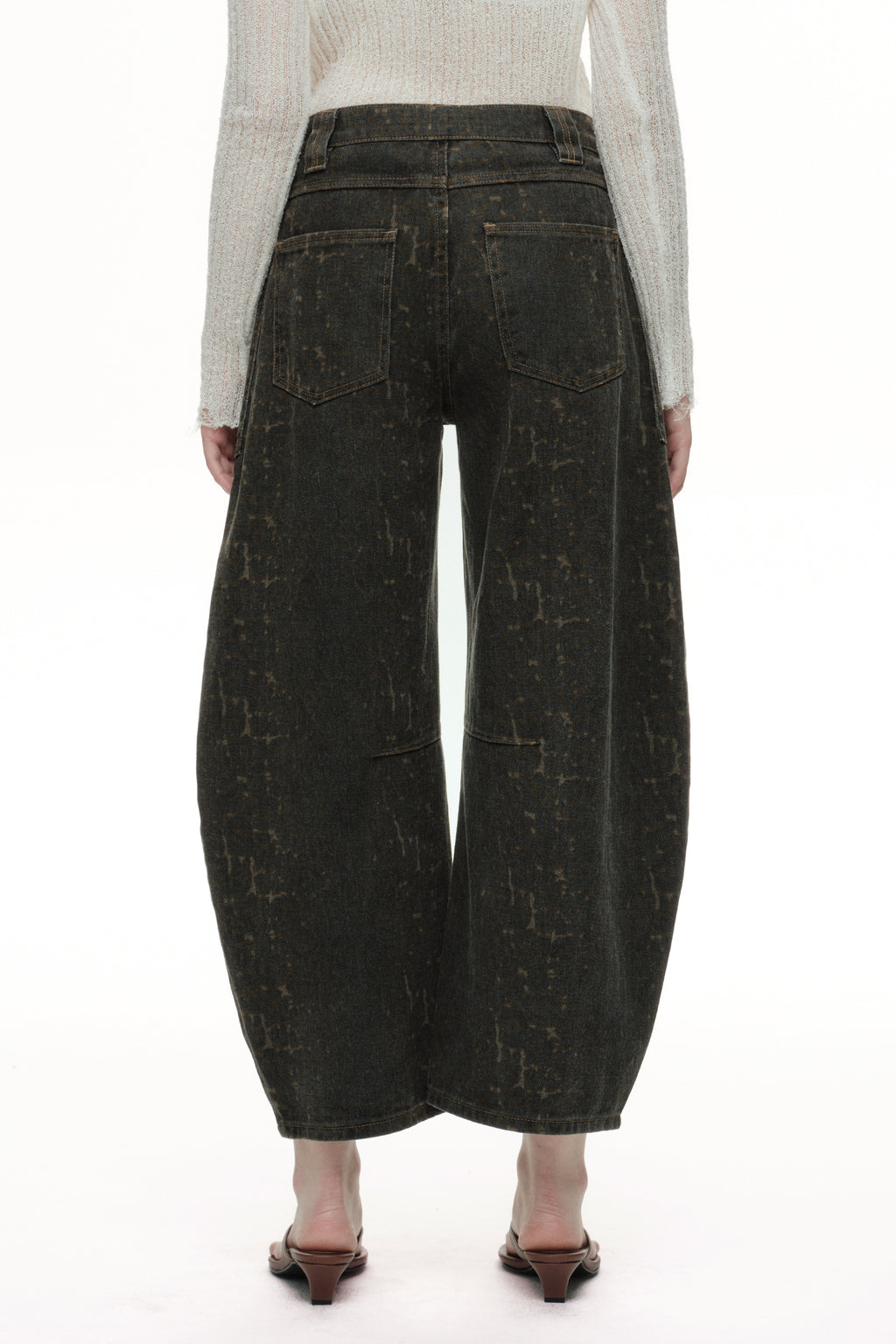 ONESO Bold Mid Rise Barrel Jeans