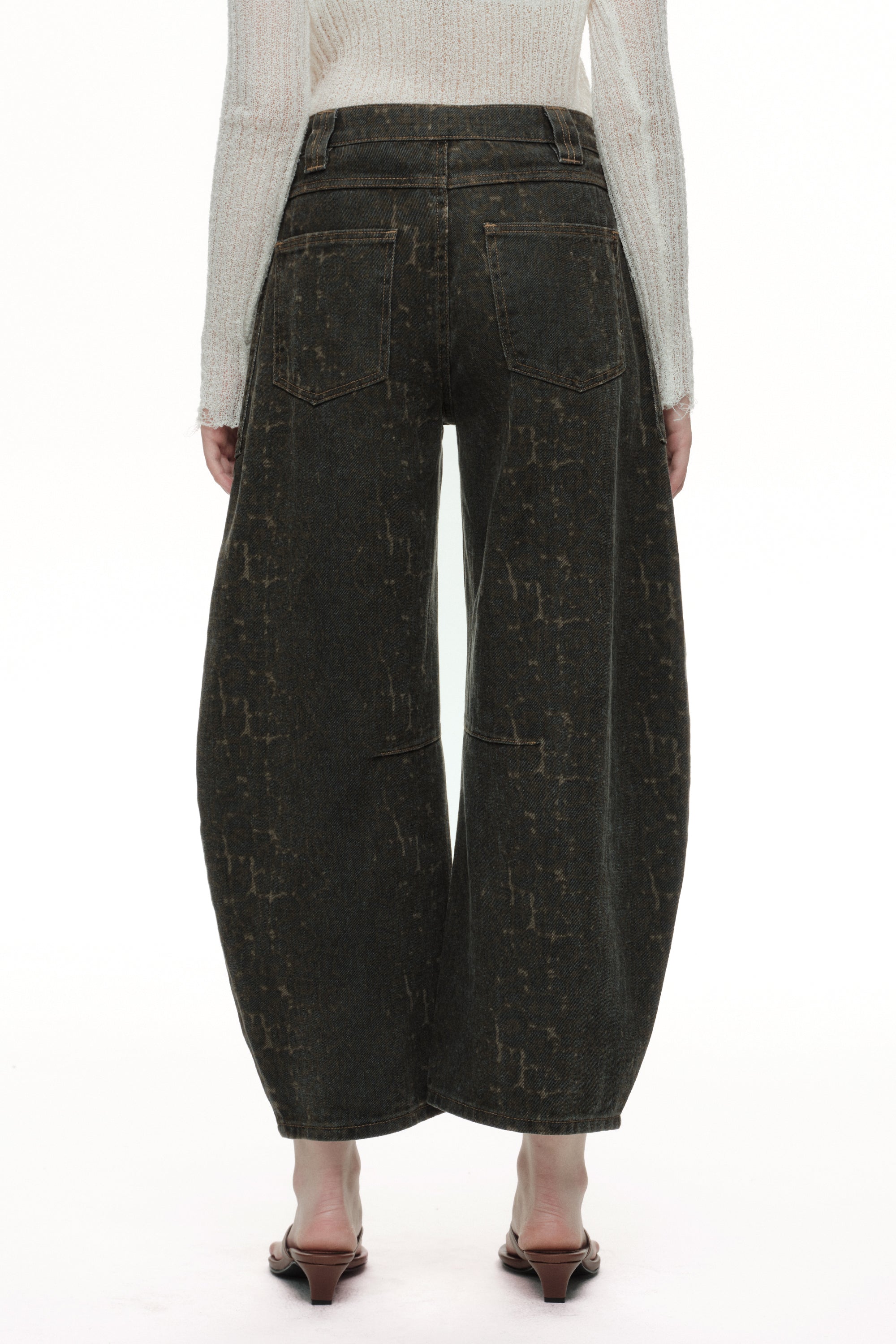 ONESO Bold Mid Rise Barrel Jeans