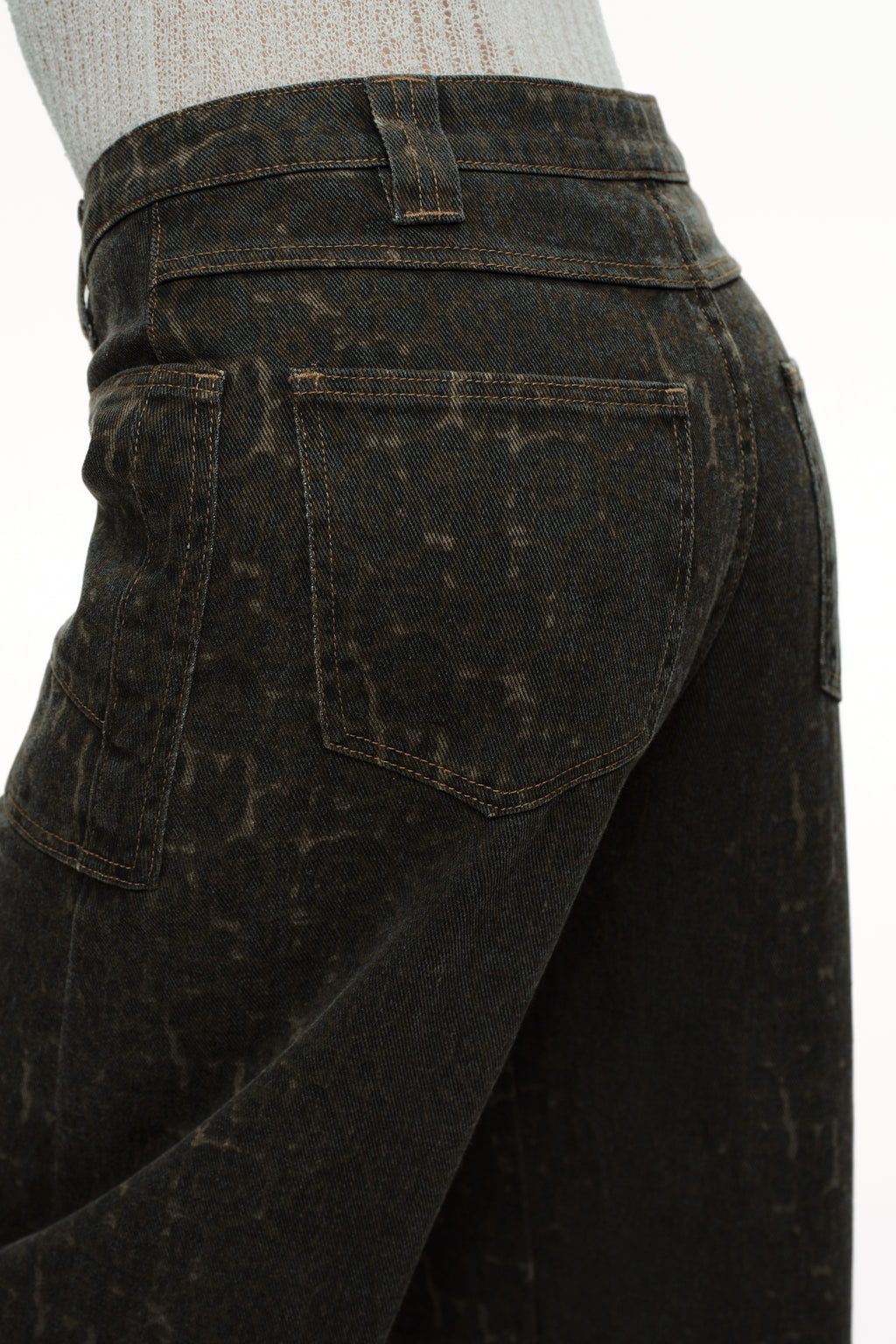 ONESO Bold Mid Rise Barrel Jeans