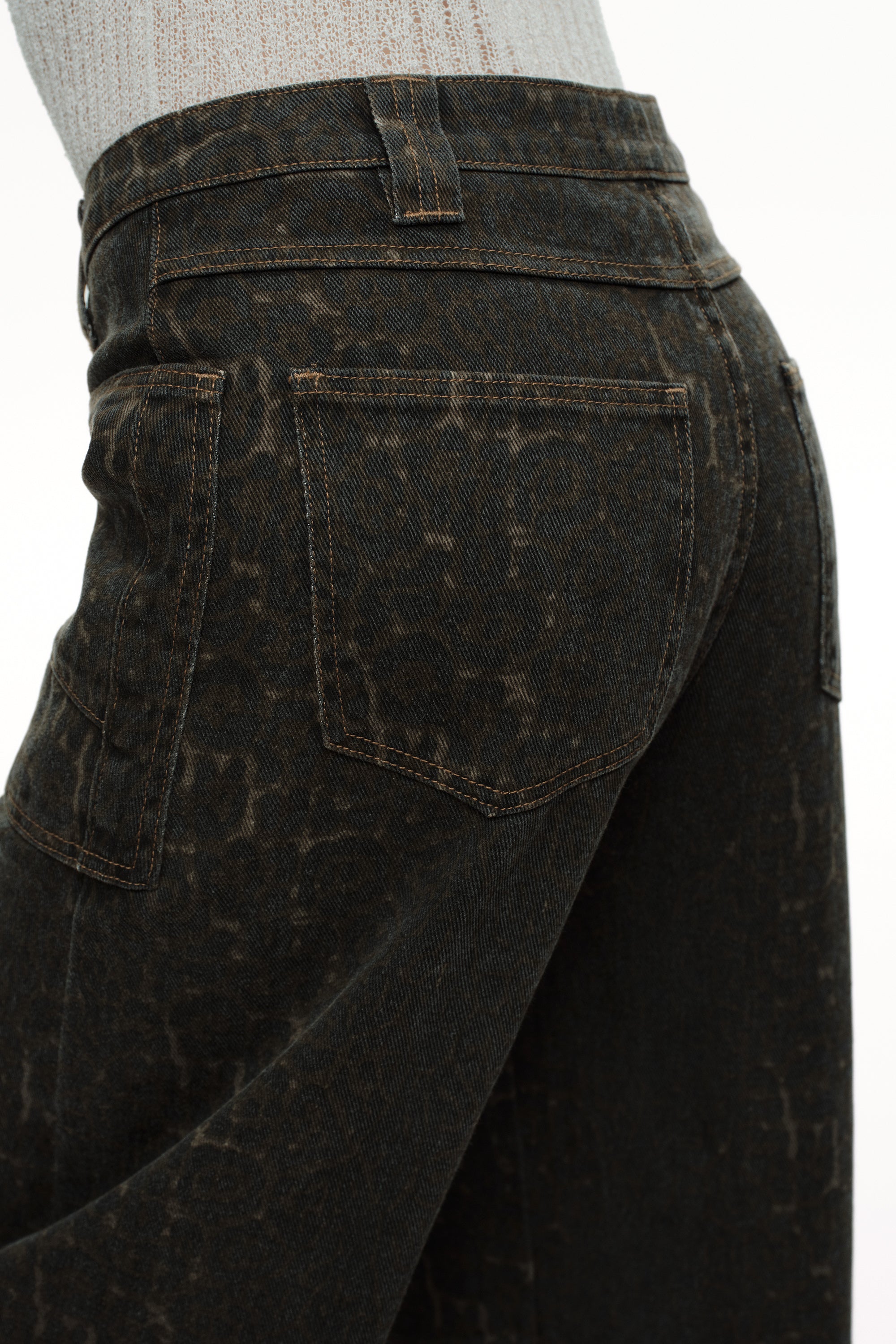 ONESO Bold Mid Rise Barrel Jeans