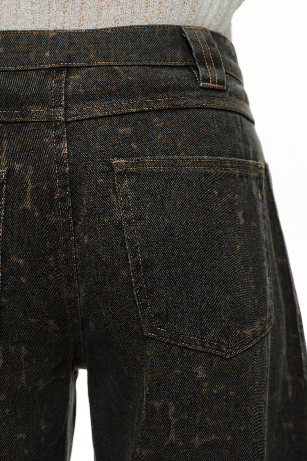 ONESO Bold Mid Rise Barrel Jeans
