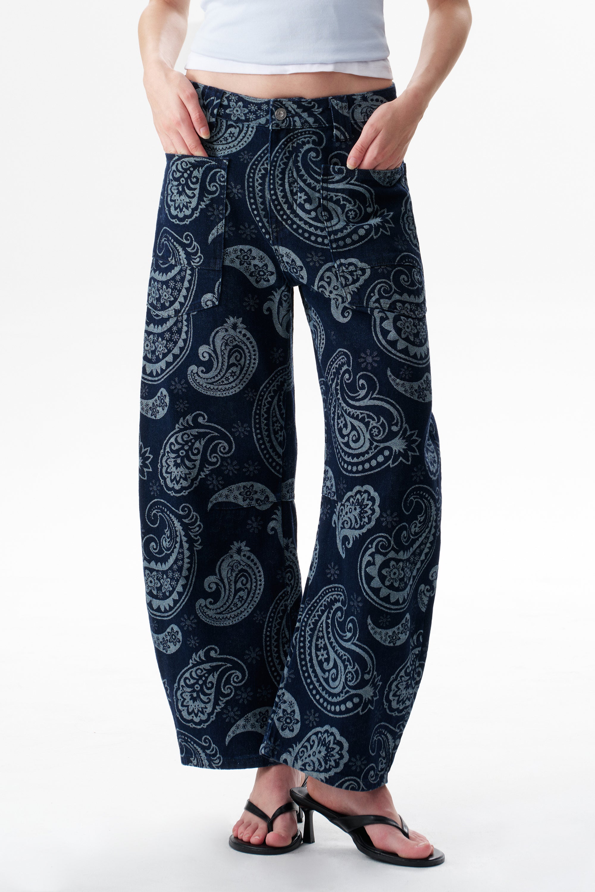 ONESO Bold Mid Rise Barrel Jeans