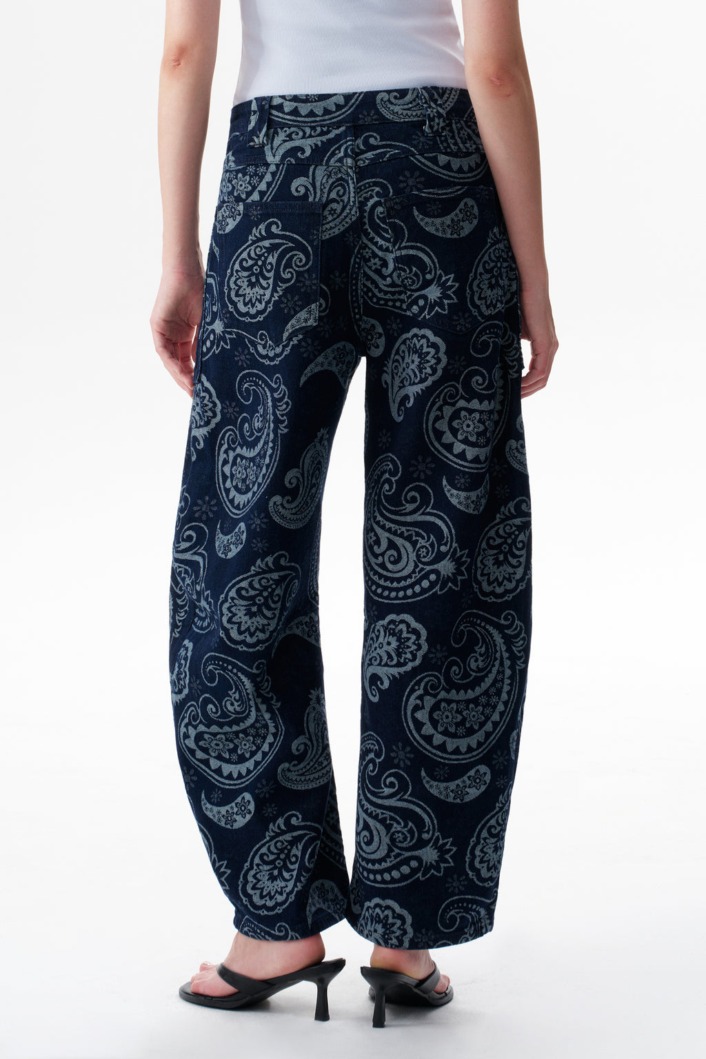 ONESO Bold Mid Rise Barrel Jeans