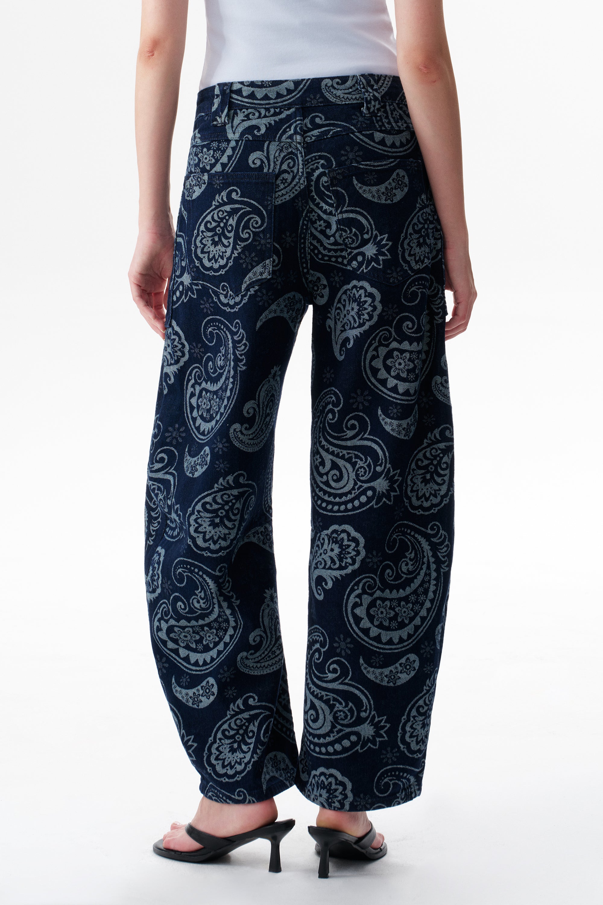 ONESO Bold Mid Rise Barrel Jeans