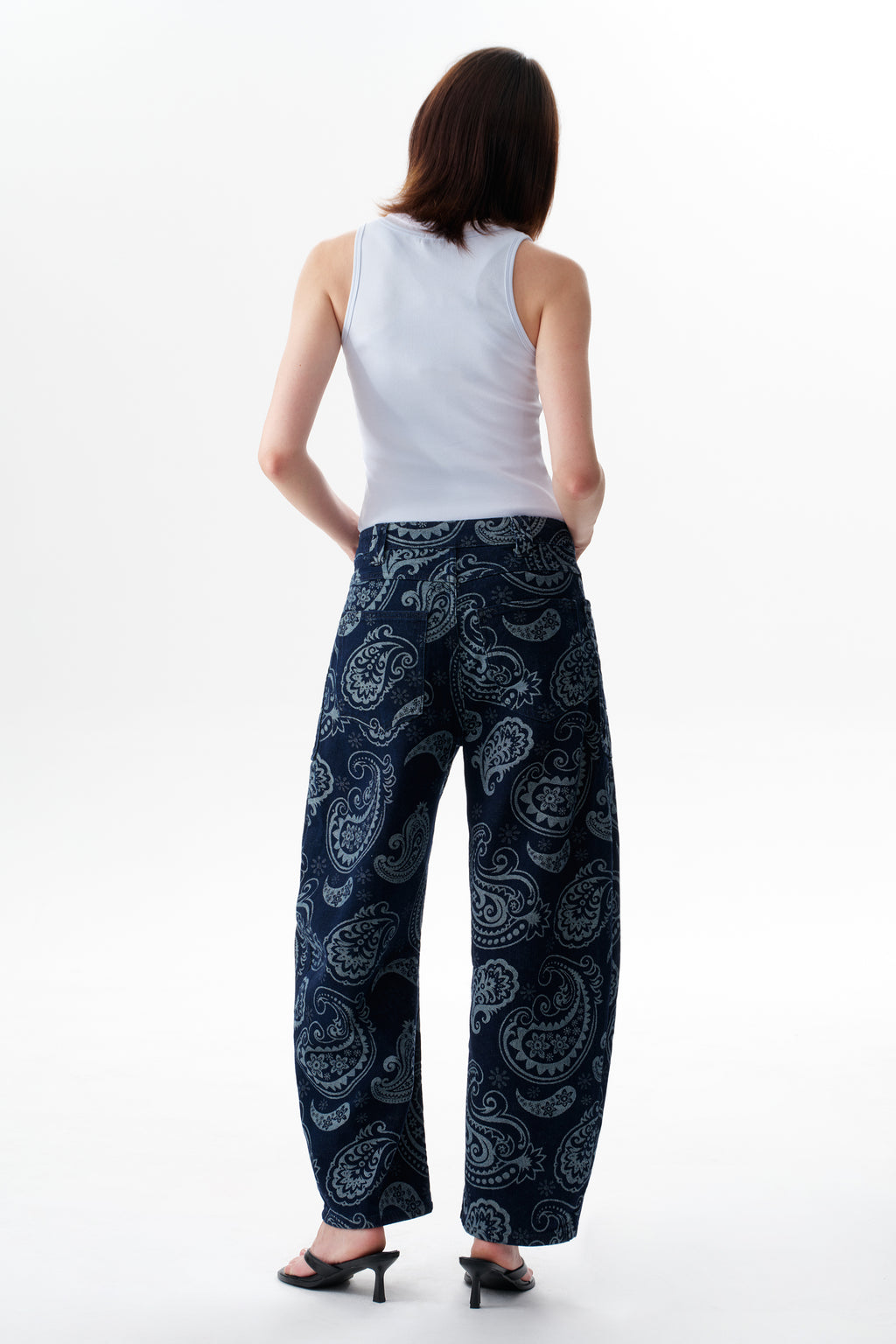 ONESO Bold Mid Rise Barrel Jeans