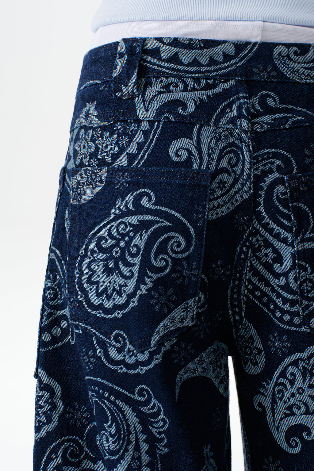 ONESO Bold Mid Rise Barrel Jeans