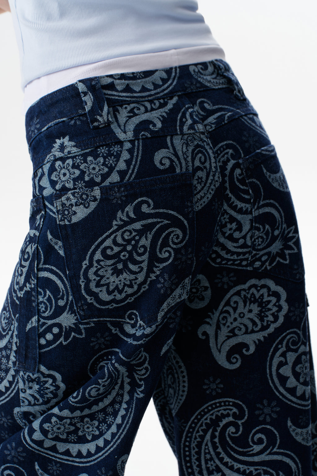 ONESO Bold Mid Rise Barrel Jeans