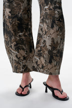 ONESO Bold Mid Rise Barrel Jeans