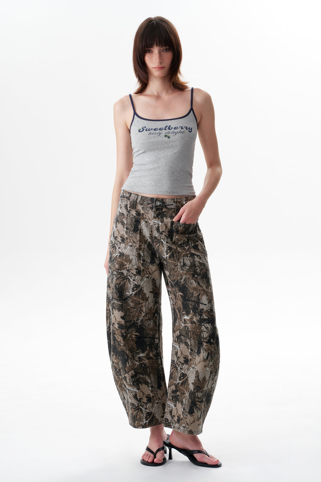 ONESO Bold Mid Rise Barrel Jeans