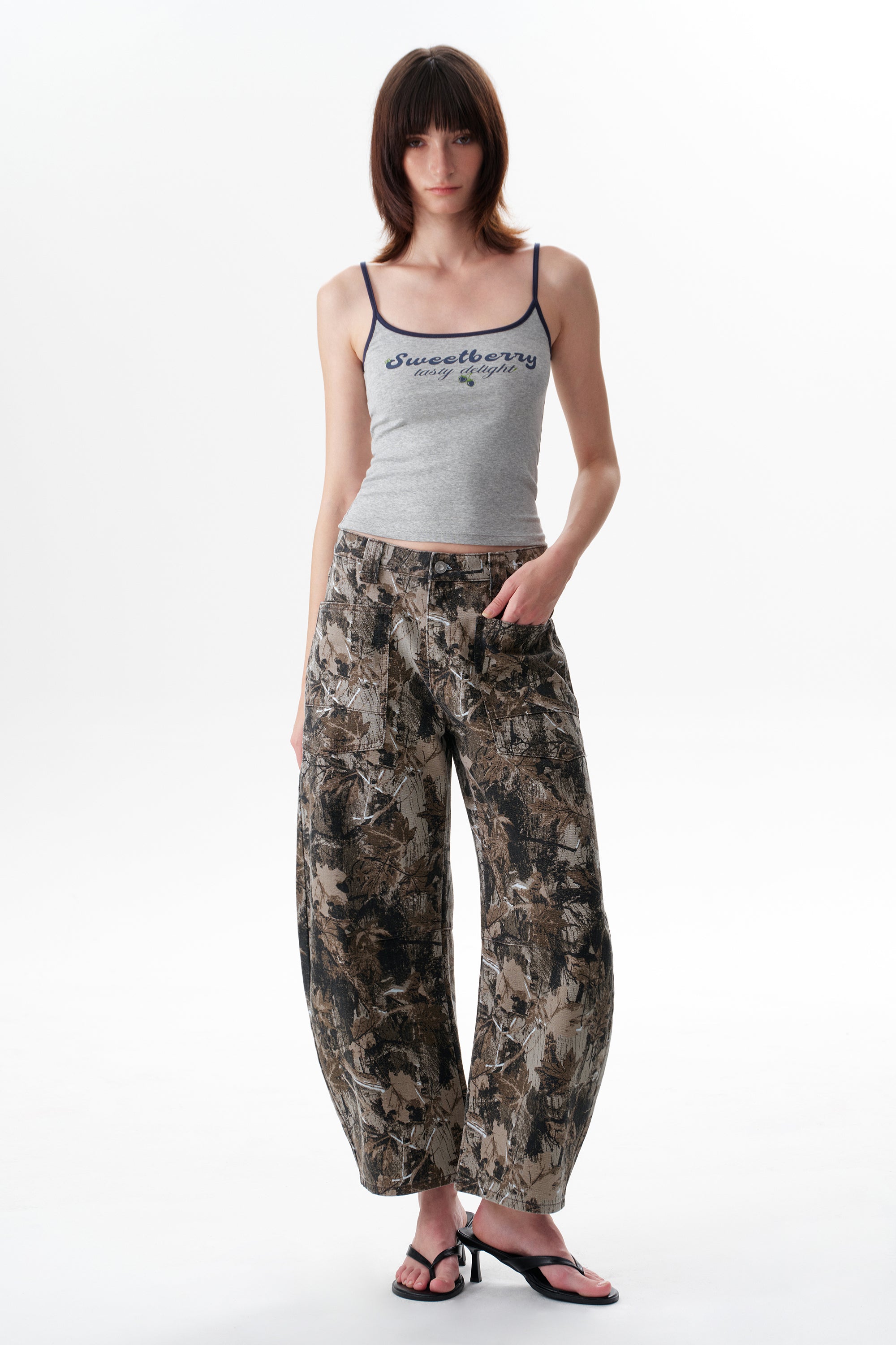 ONESO Bold Mid Rise Barrel Jeans