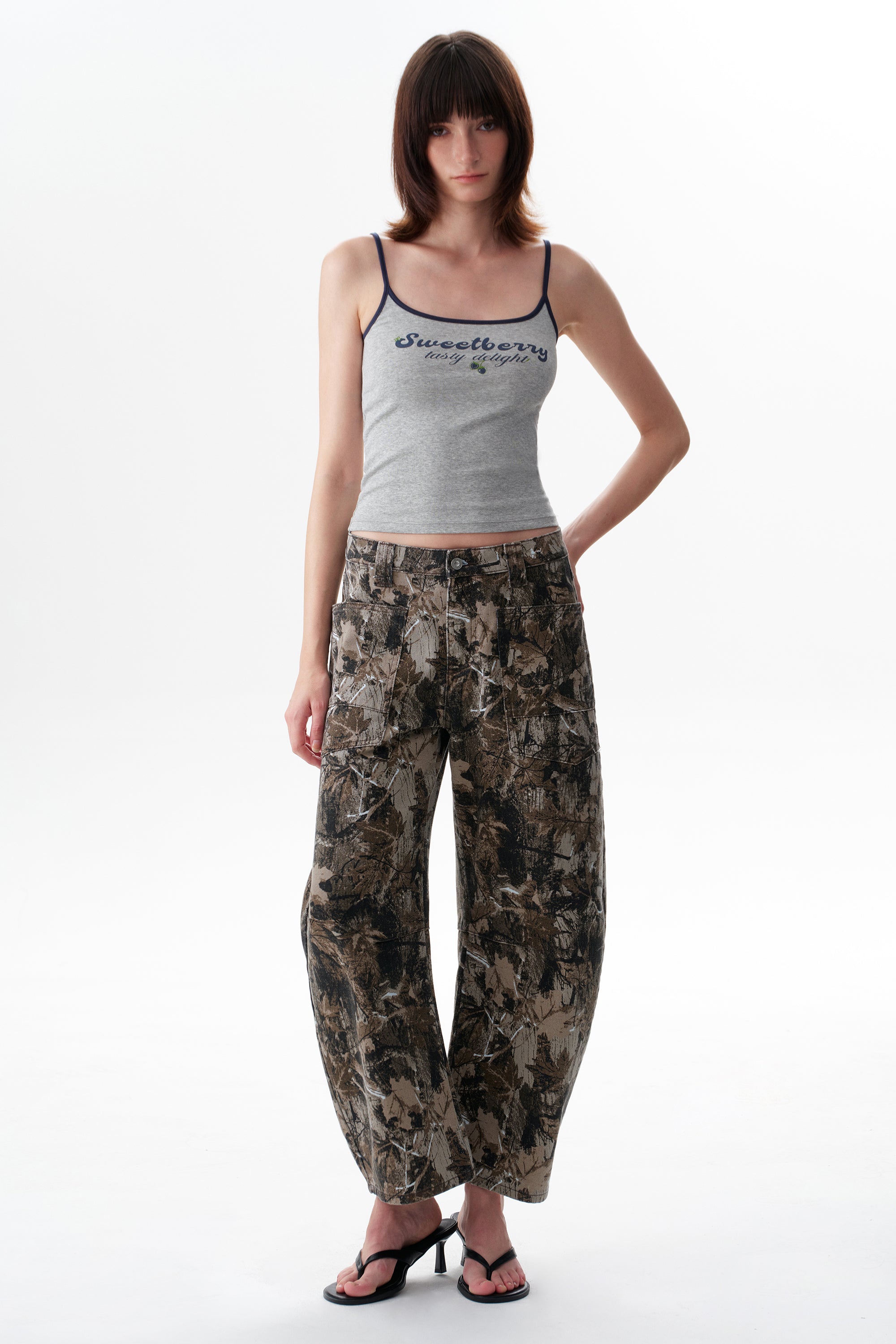 ONESO Bold Mid Rise Barrel Jeans