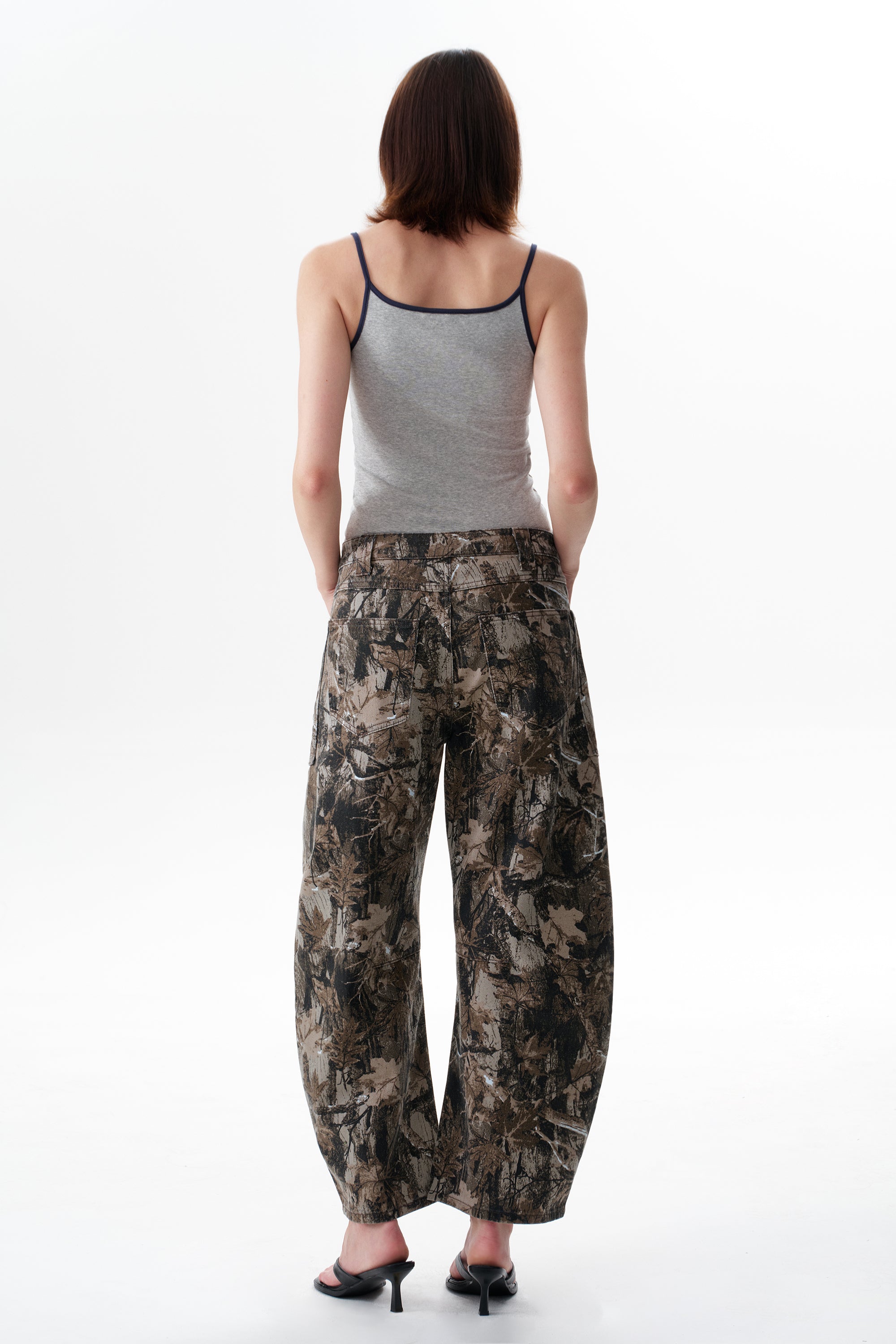 ONESO Bold Mid Rise Barrel Jeans