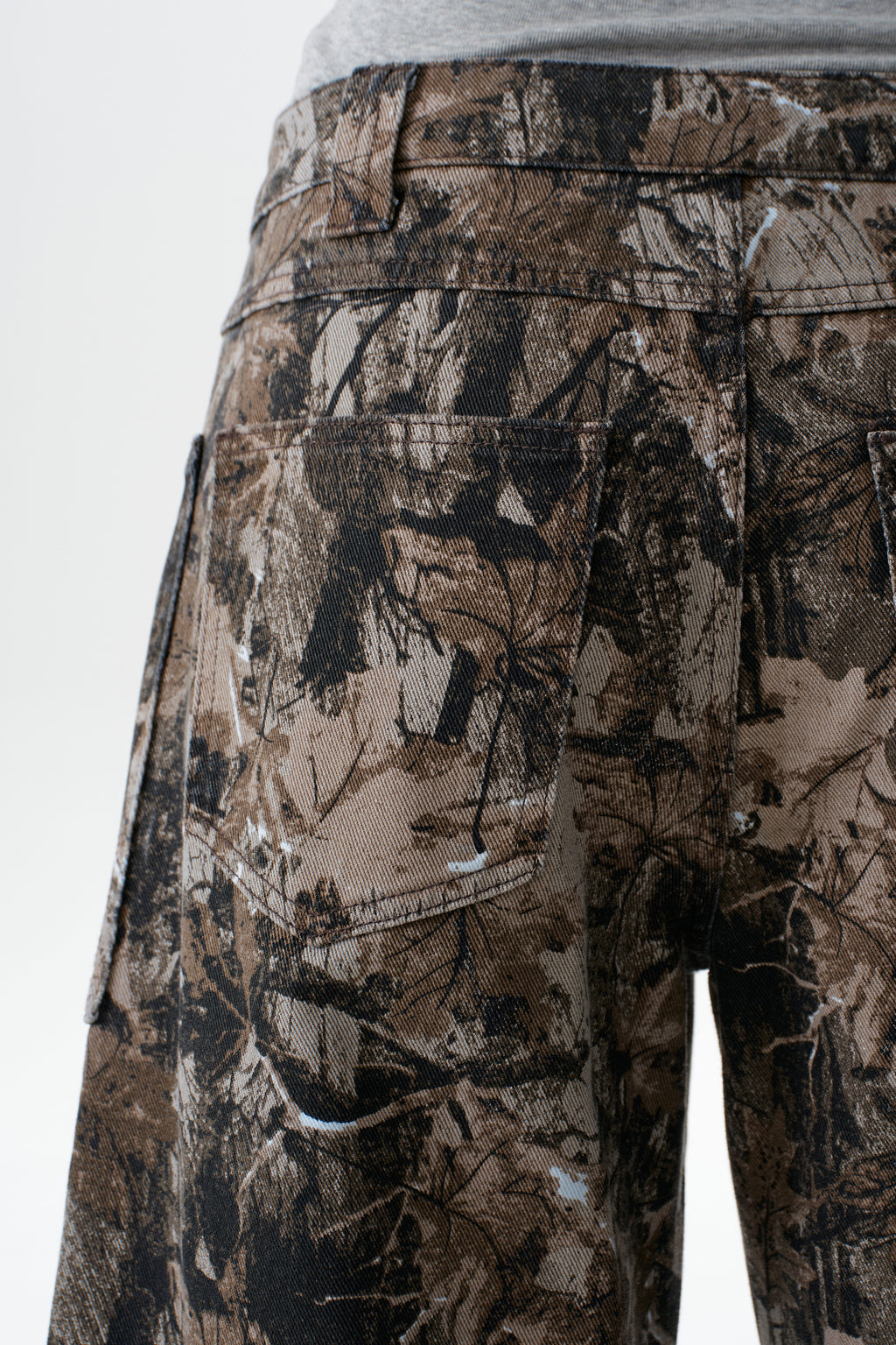 ONESO Bold Mid Rise Barrel Jeans