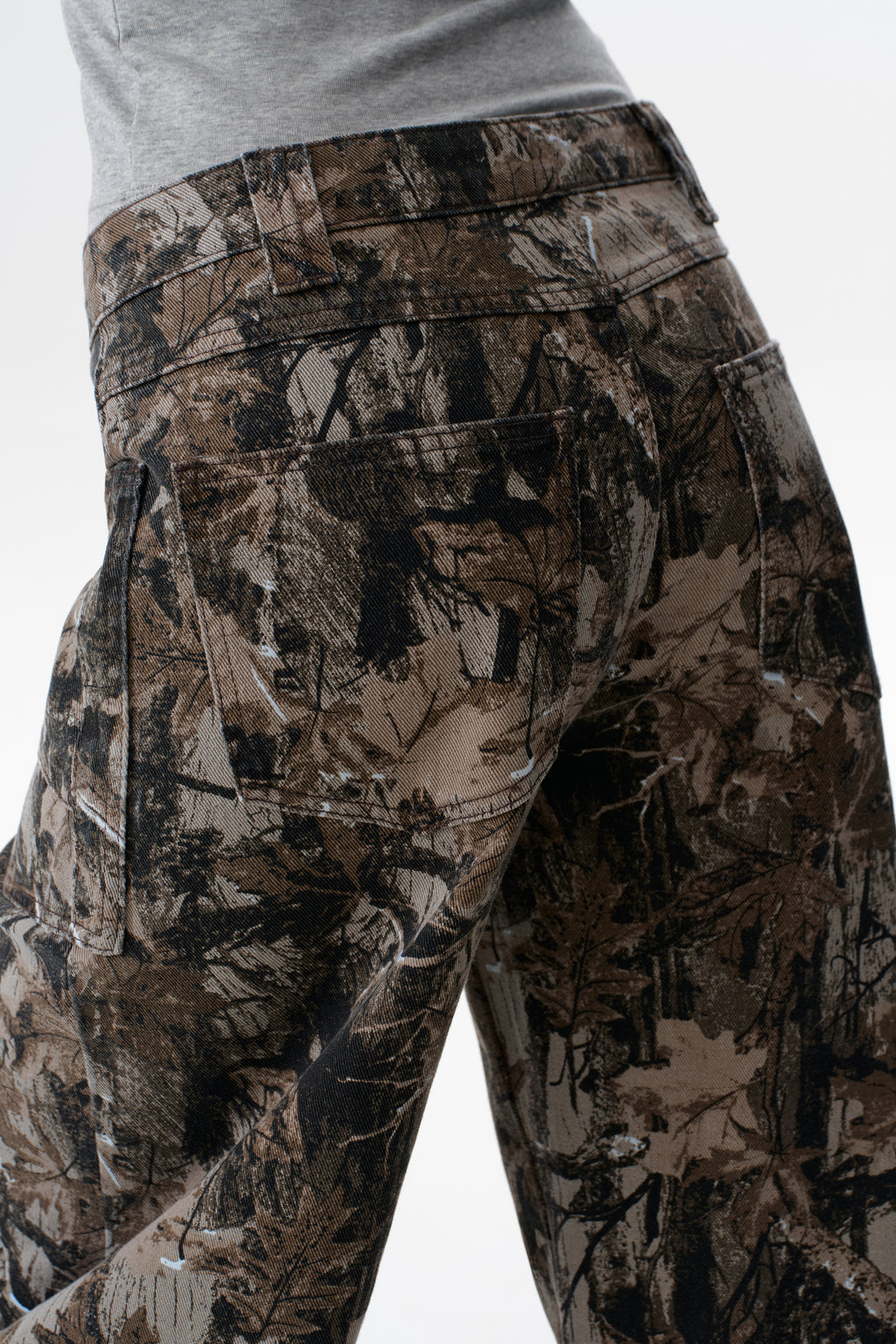 ONESO Bold Mid Rise Barrel Jeans