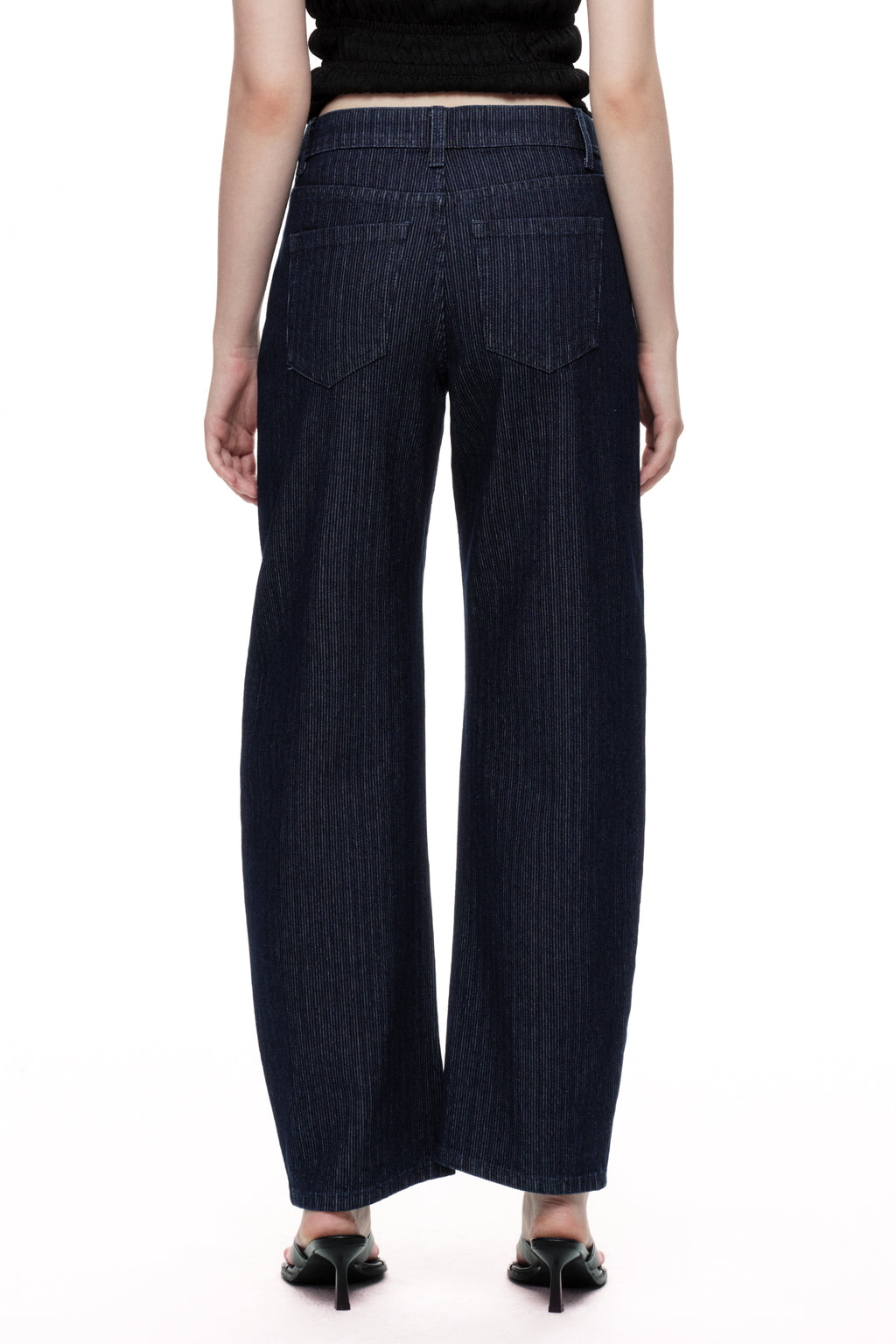 ONESO Distinctive Mid Rise Barrel Jeans