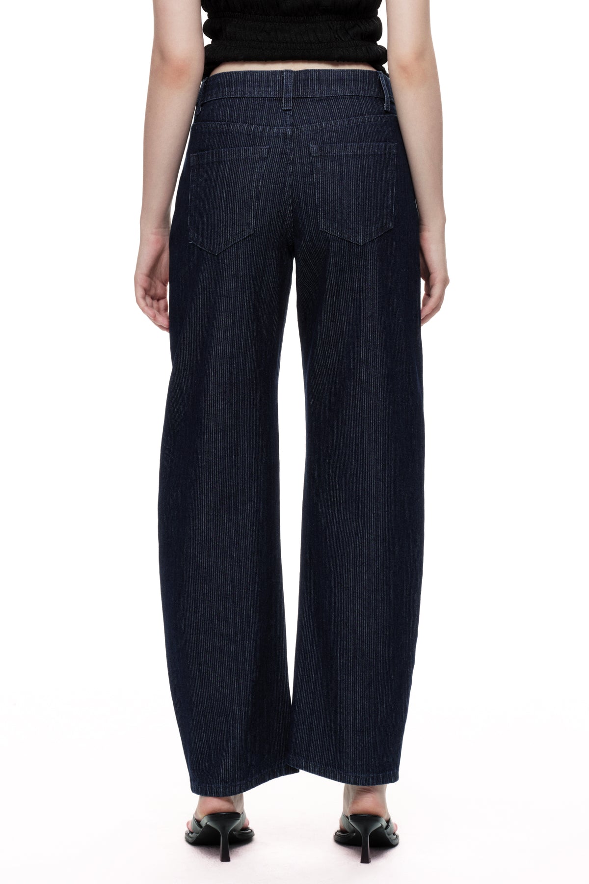 ONESO Distinctive Mid Rise Barrel Jeans