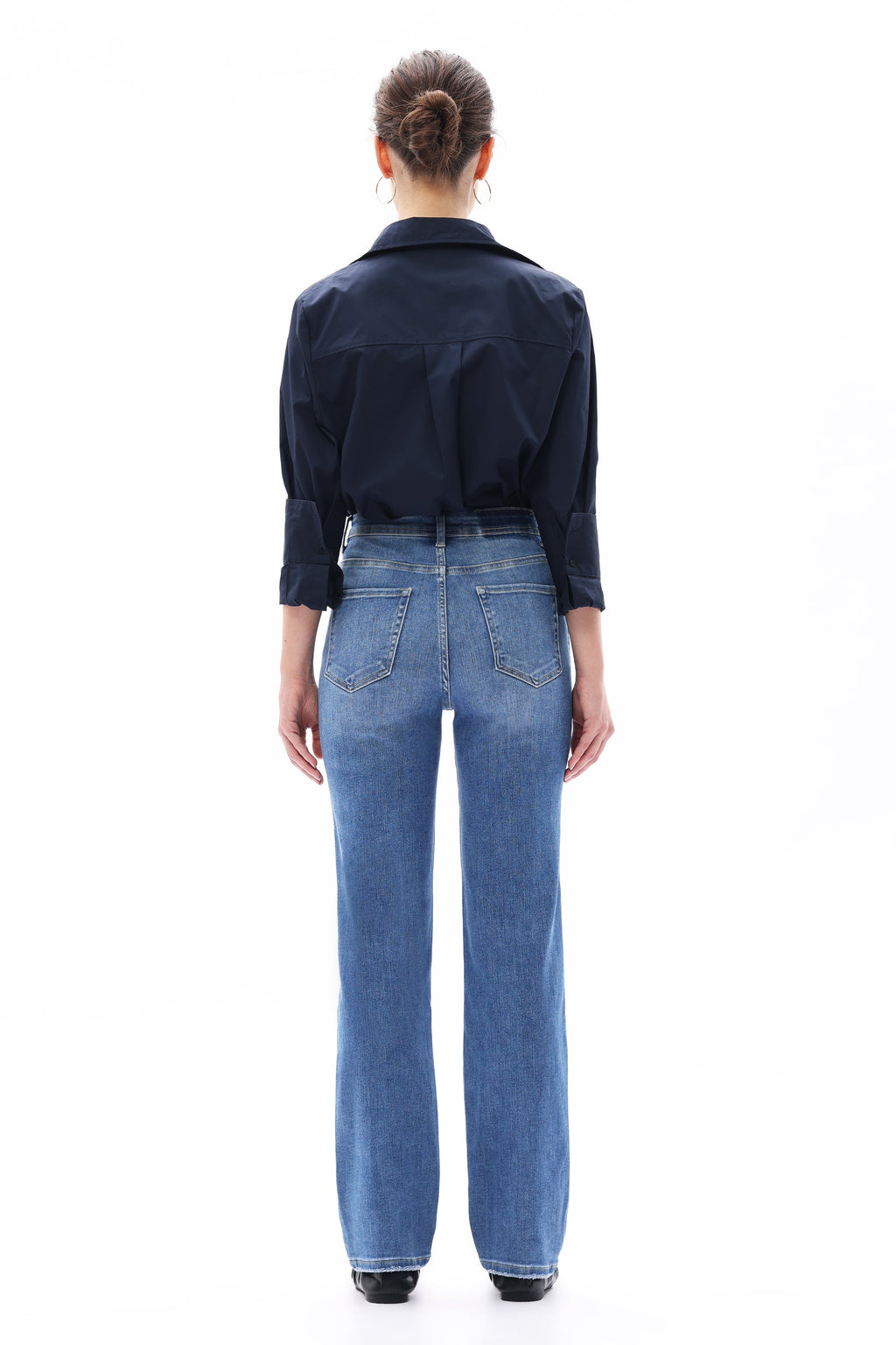 ONESO Timeless High-Rise Straight Jeans