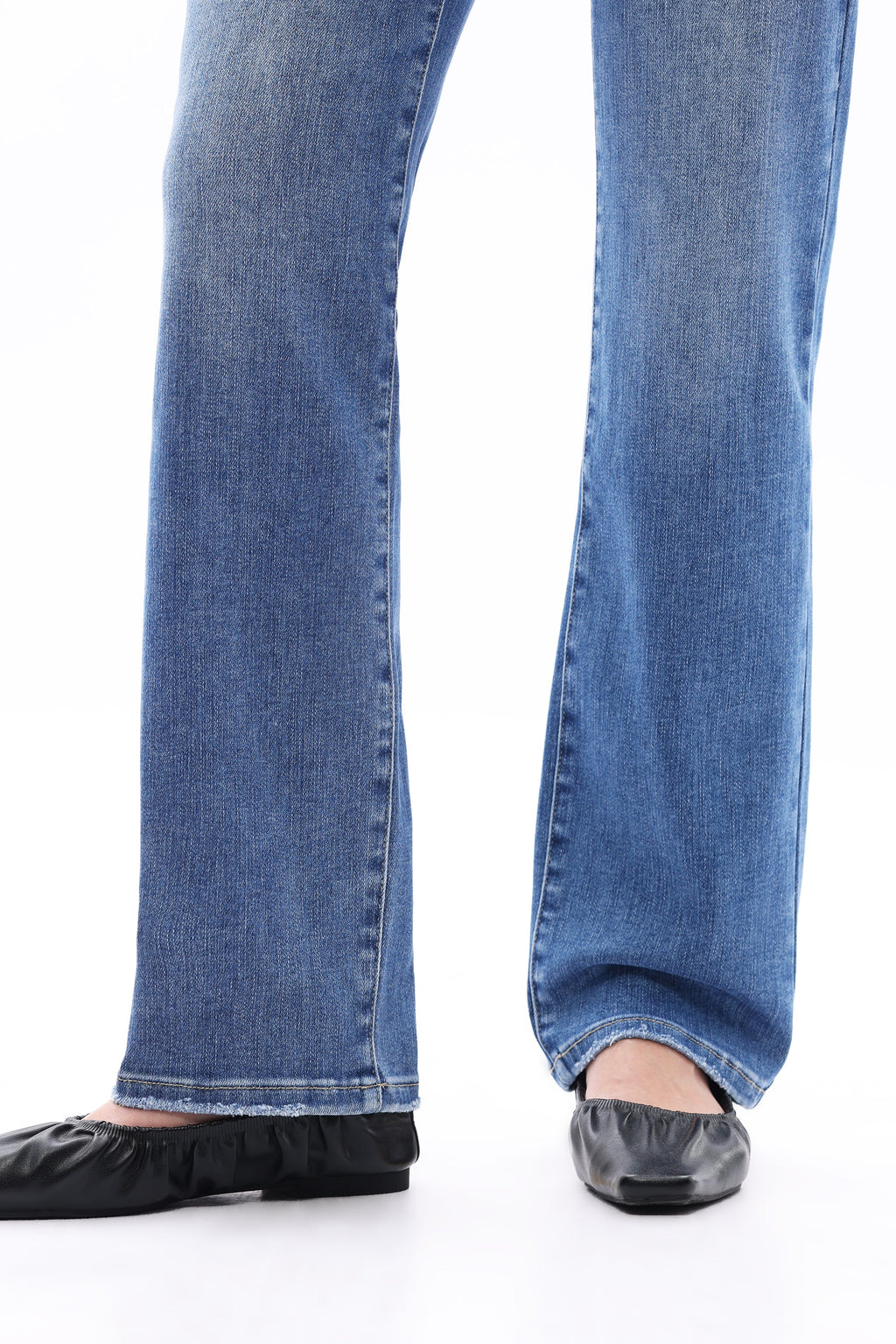 ONESO Timeless High-Rise Straight Jeans