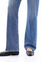 ONESO Timeless High-Rise Straight Jeans