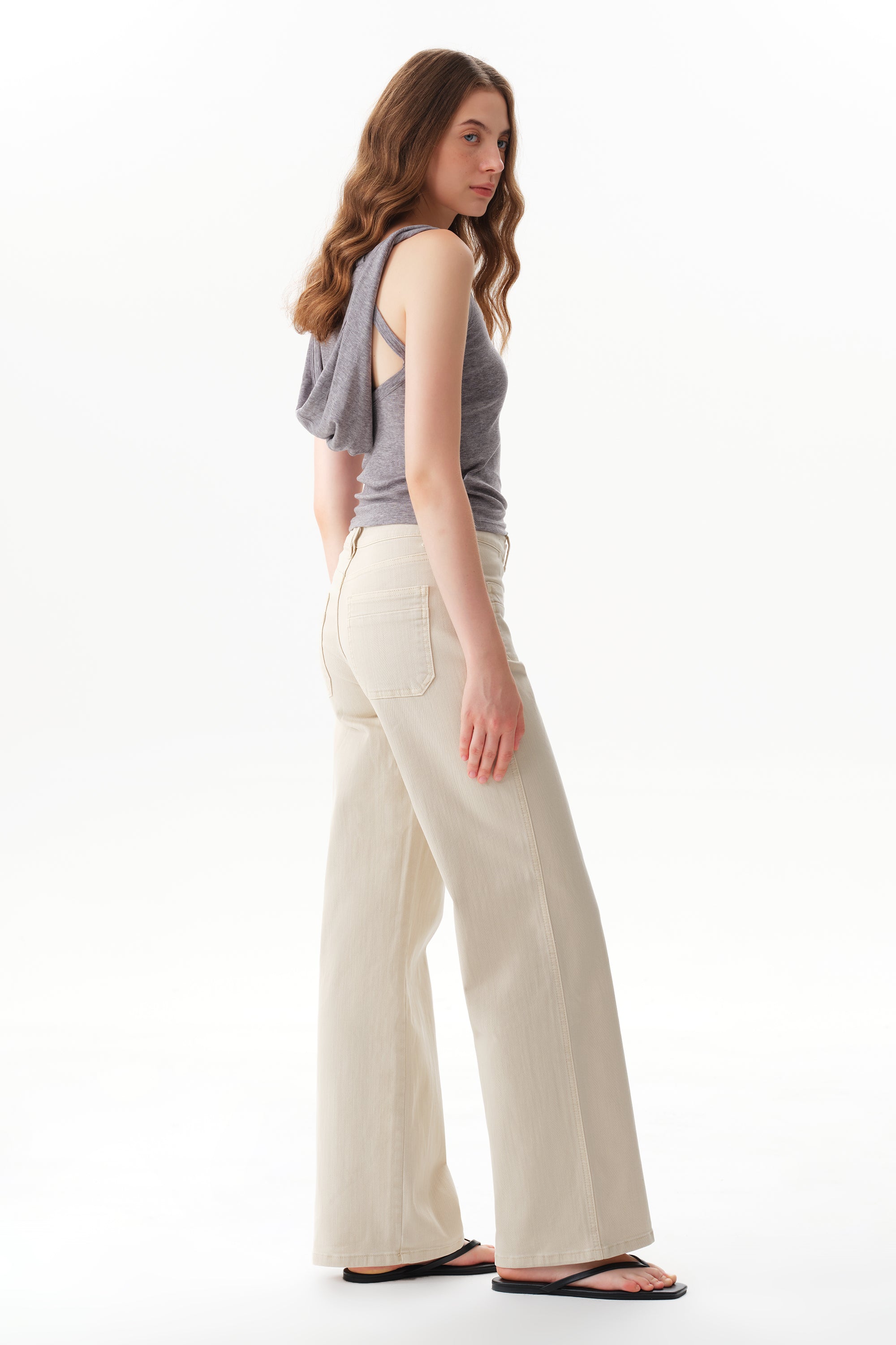 ONESO Minimalist Mid Rise Straight Jeans