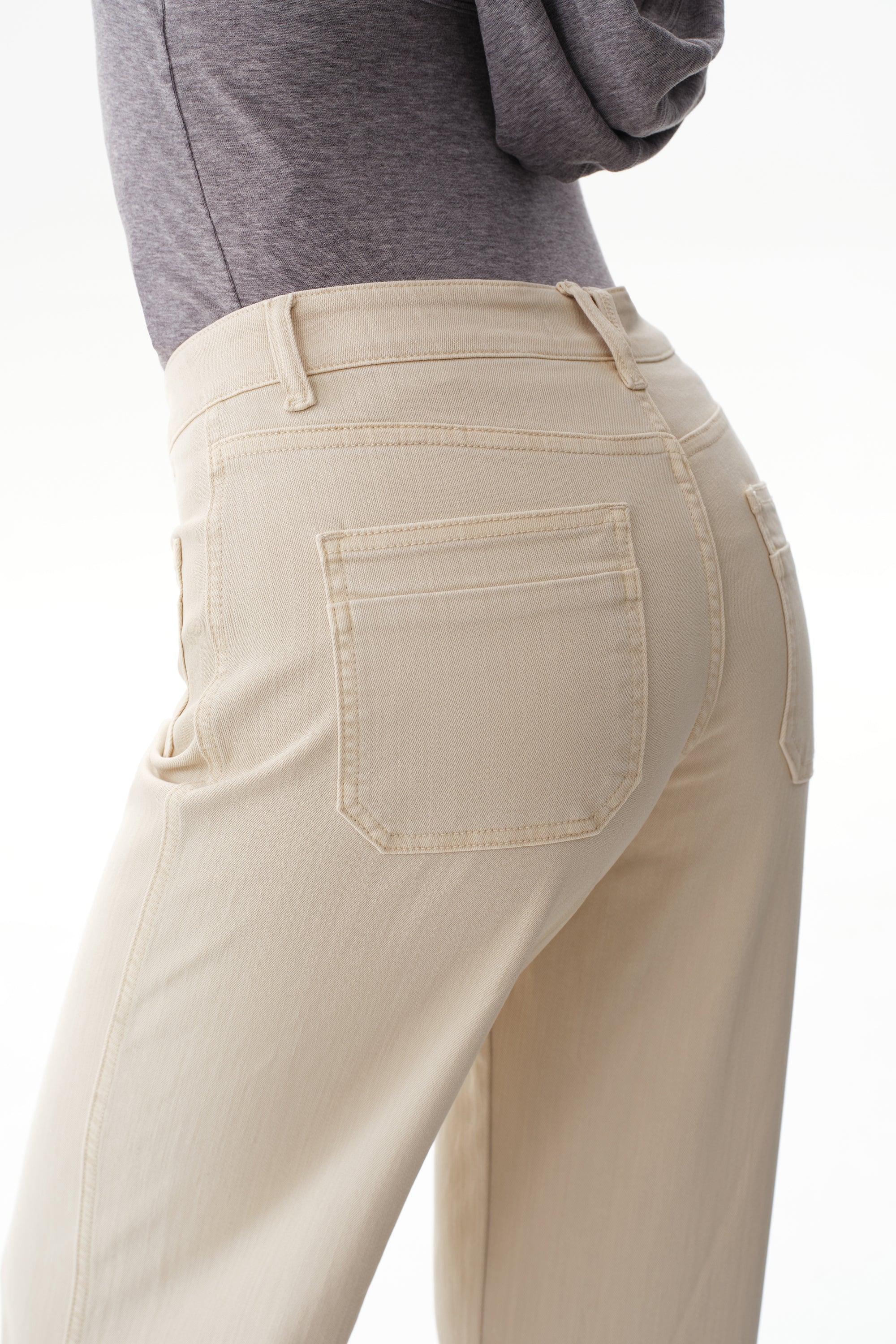 ONESO Minimalist Mid Rise Straight Jeans