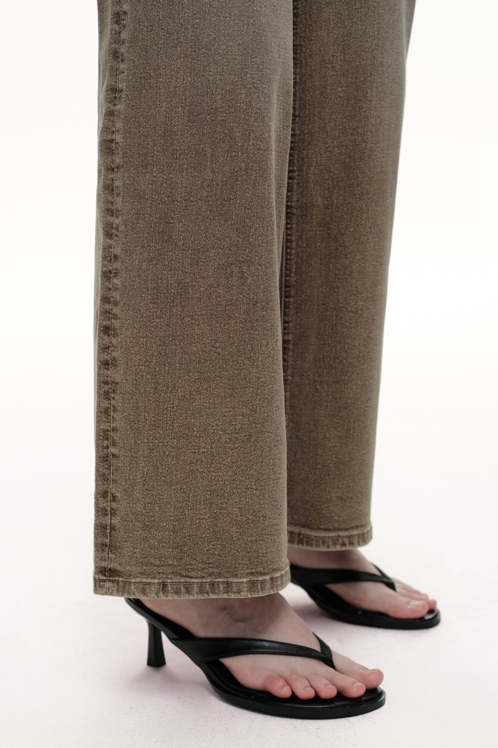 ONESO Modern Mid Rise Wide Leg Jeans