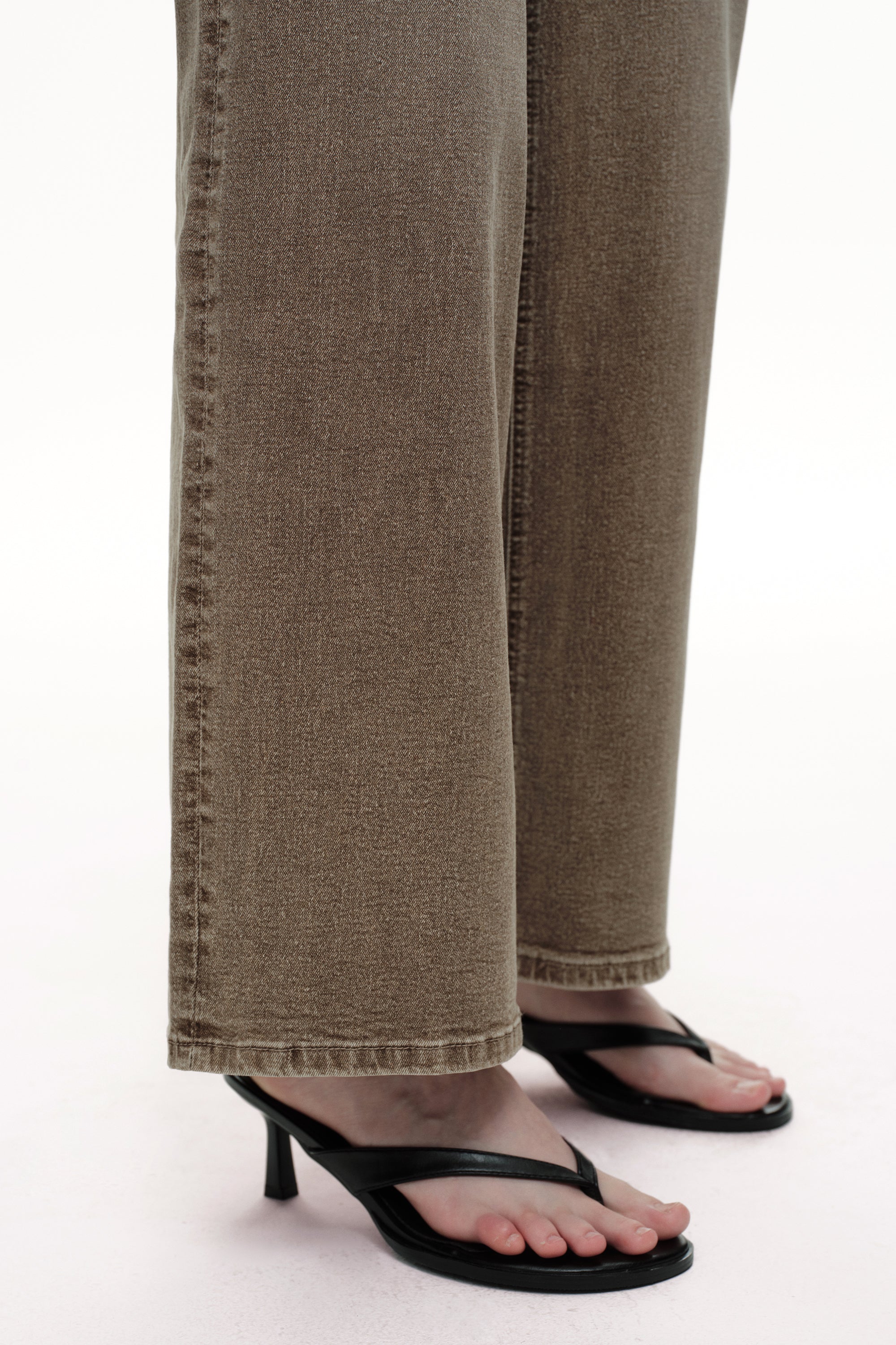 ONESO Modern Mid Rise Wide Leg Jeans