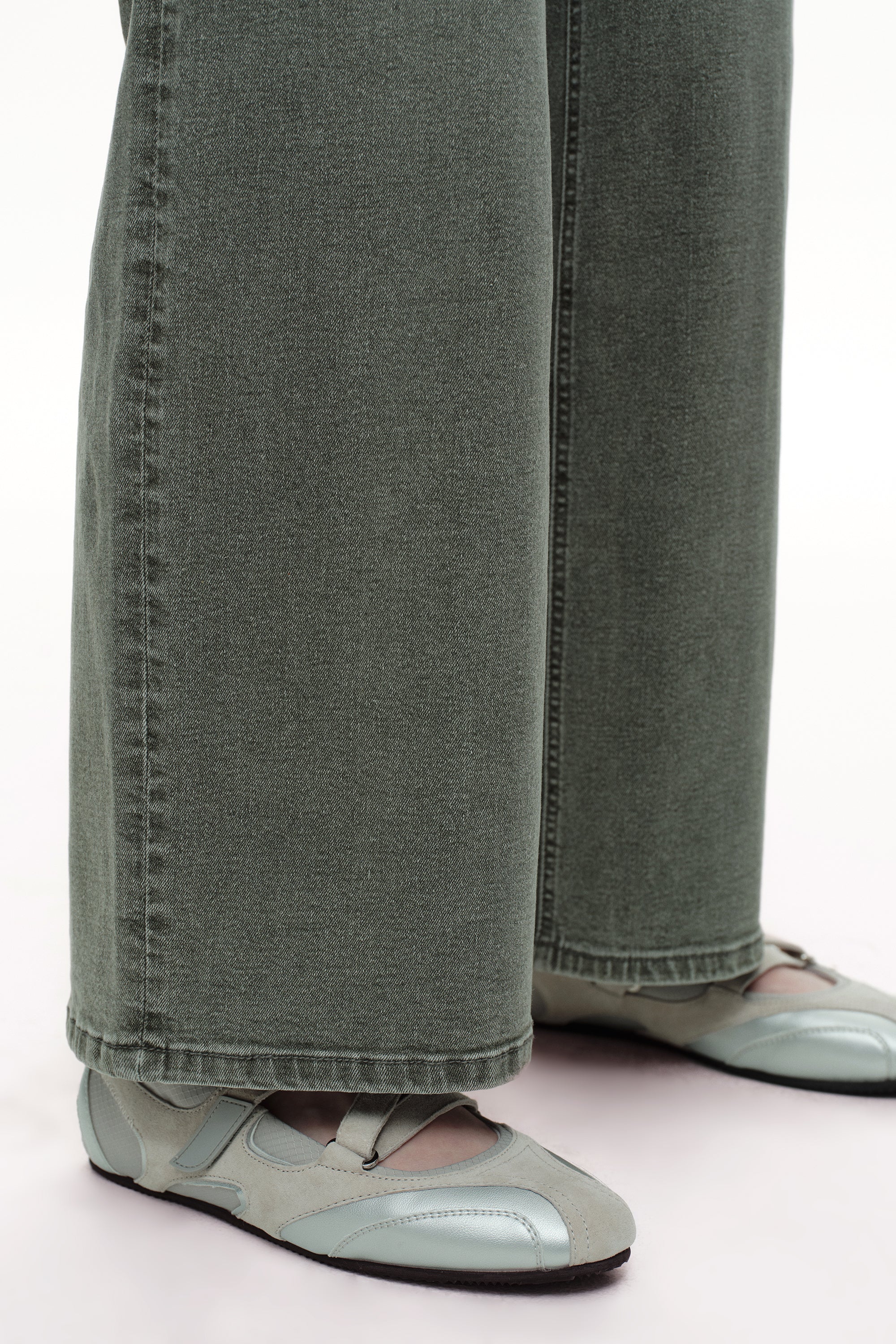 ONESO Modern Utility Mid Rise Wide Leg Jeans