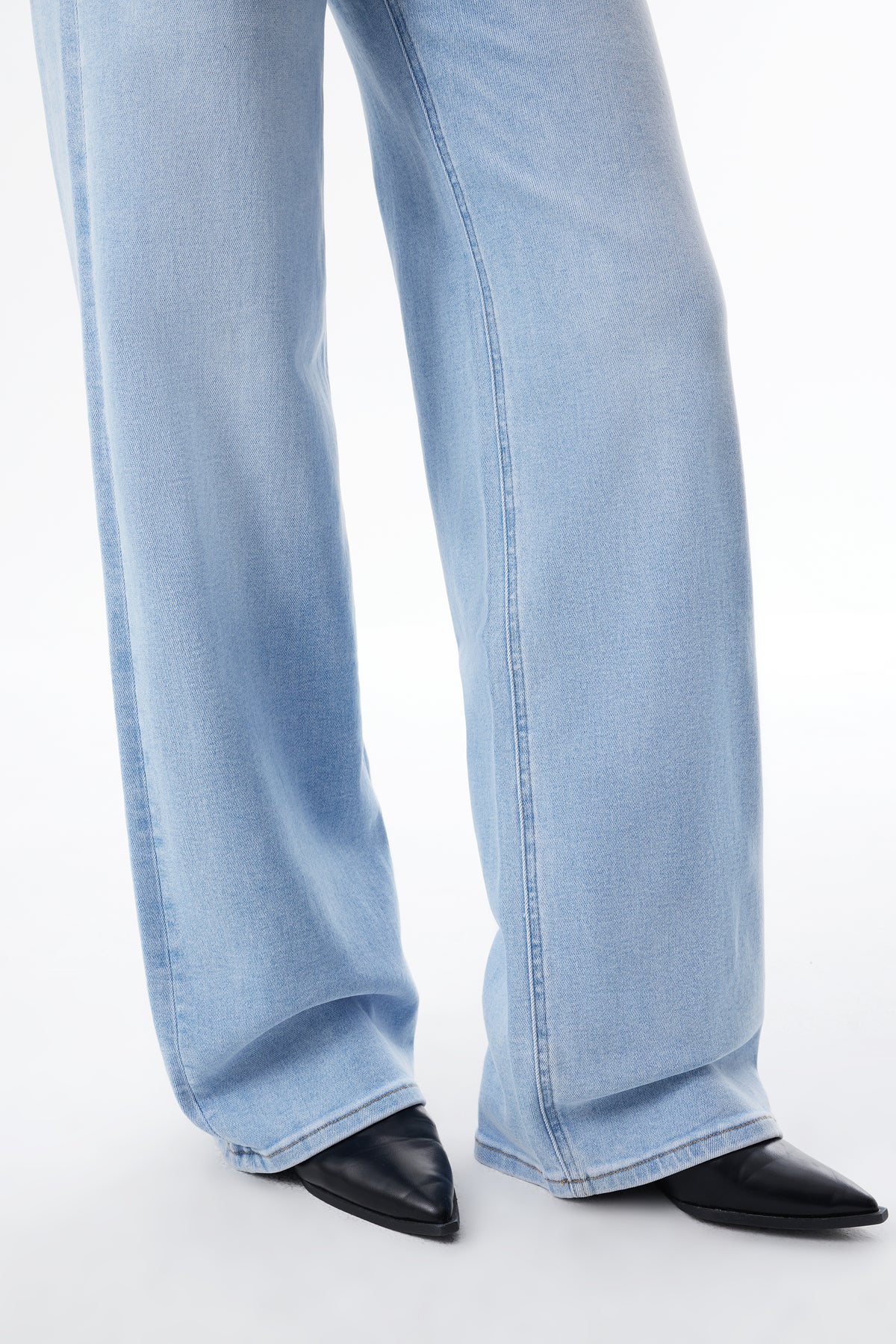 ONESO Effortless Mid Rise Wide Leg Jeans