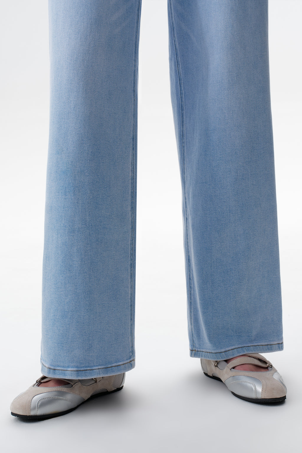 ONESO Vintage-Inspired Mid Rise Wide Leg Jeans