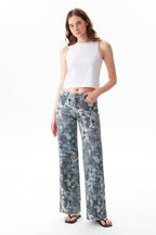 ONESO Eye-Catching Mid Rise Wide Leg Jeans