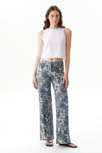 ONESO Eye-Catching Mid Rise Wide Leg Jeans