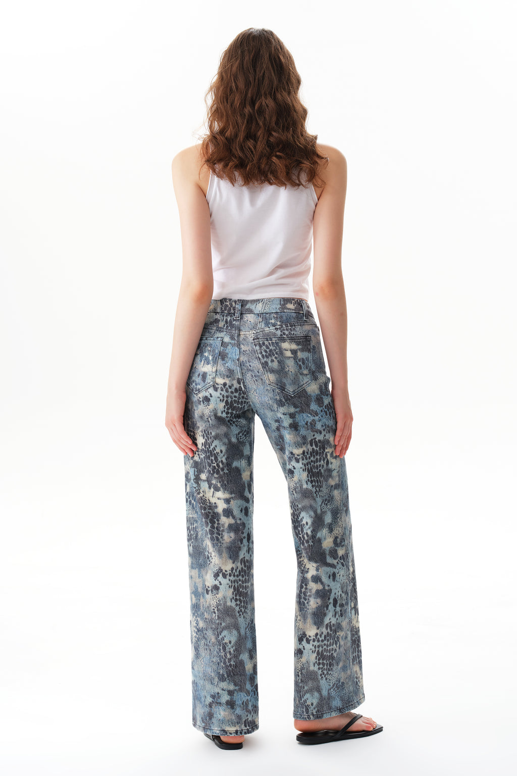 ONESO Eye-Catching Mid Rise Wide Leg Jeans