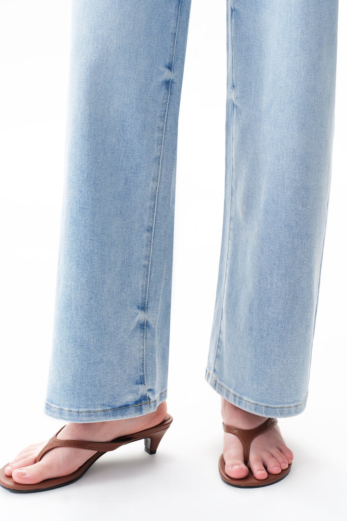 ONESO Modern Classic Mid Rise Wide Leg Jeans