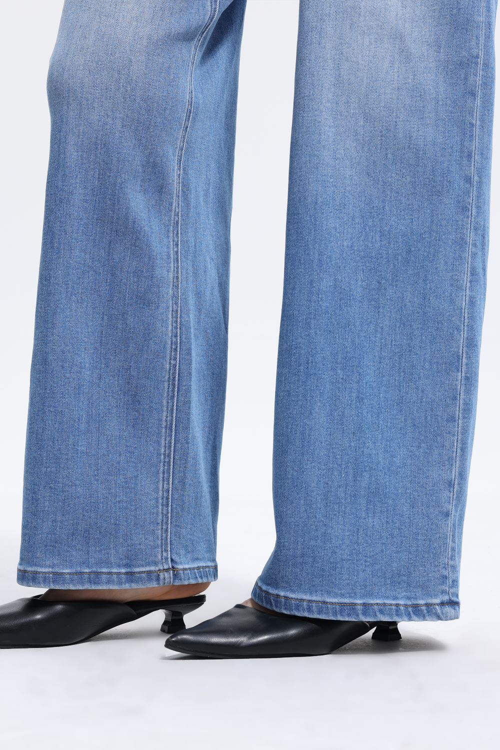 Vintage-Inspired Mid Rise Wide Leg Jeans